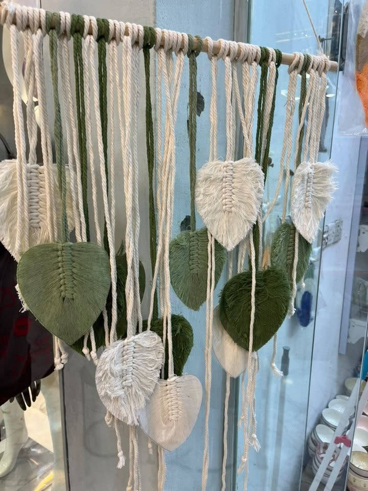 🔥 بوهمي… قطعة ديكور تخبل وتغيّر جو المكان! 😍✨🏡

🌿🧶 بوهمي بتصميم يدوي وألوان هادئة ومرتبة 🤎💚💙
✨🎨 تضيف لمسة دافية وحلوة للبيت 🏠💫
🛋️🌸 ترهم للصالون، غرفة النوم، المدخل وحتى زاوية القهوة ☕😍
👀🔥 شكلها بسيط وأنيق بس من تنحط بالمكان تلفت النظر فوراً 🤩✨
🎁💝 وترهم هم كـ هدية حلوة ومميزة 🌷🎀

💥😍 إذا تحب الديكور المختلف عن المعتاد… البوهمي إلها جو خاص 🔥🧶✨🌿

📍🏪 بعقوبة – التحرير – مجمع القمة داخل القيصرية 🛍️✨
📞📱 ***********
📞📱 ***********

🔥😍✨ نورتونا وشرفتونا ❤️
