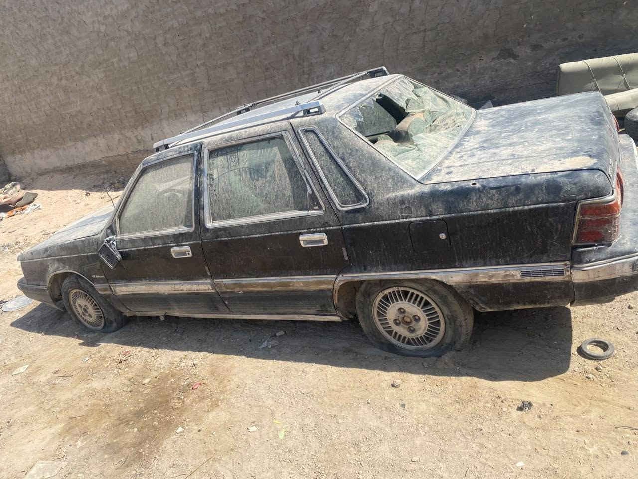 سلام عليكم اخوان عندي هاي السياره الهونداي ياباني التفصيخ 
أي واحد يحتاج منها غراض 
داخل حداديه مكينه وكير عادي مواونماتيك 
بيبان
عنواني نجف كوفه شارع المعمل قرب شارع المطار الجديد مقابل اليث للسيراميك 
***********
