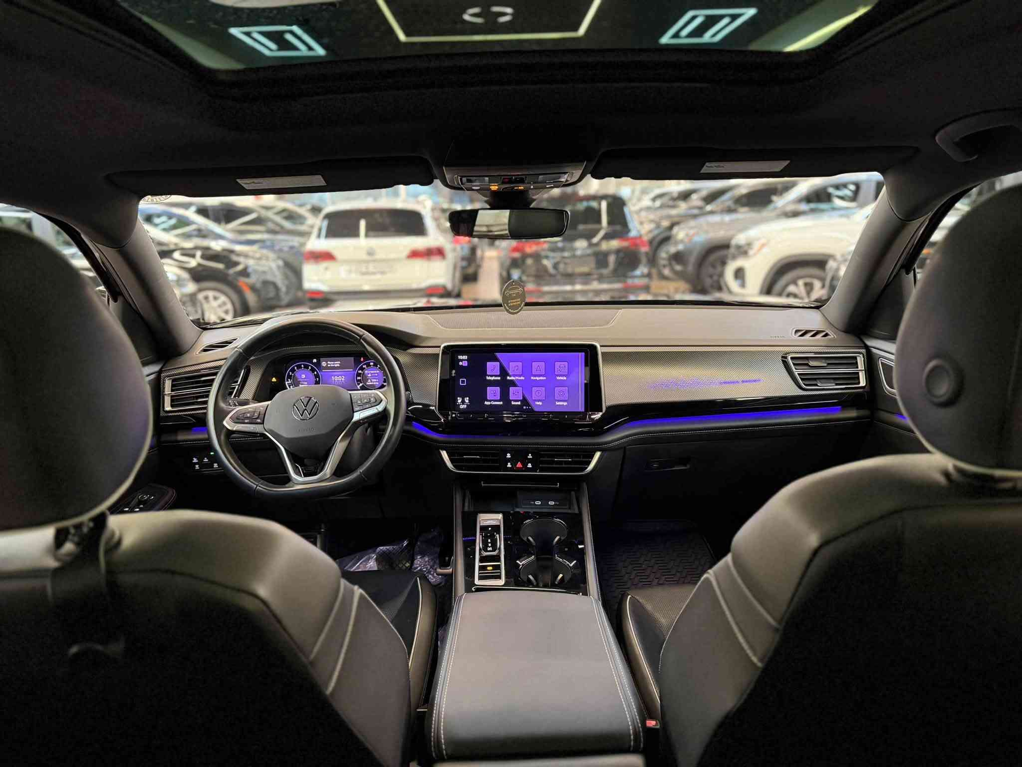 فولكسفاغن
أطلس كروس سبورت, SEL Premium R-Line, 2024
عدد الأميال : 8,000 ميل
ضرر: بدون صبغ
سلندر: 4 سلندر
محرک: 2.0T
السعر / 34,500$ 
الكاميرا الخلفية - تدفئة المقاعد - تبريد المقاعد - فتحة السقف - مثبت السرعة - مرايا جانبية كهربائية - حساس المطر - شاشة - المصابيح الأمامية ليد - مانع الانزلاق - أبل كاربلاي - التشغيل عن بعد - أندرويد أوتو - ABS - رادار - كشافات ضباب - فرامل الوقوف الإلكتروني - التحكم الإلكتروني في الثبات - تحذير من الاصطدام الأمامي - مثبت السرعة التكيفي - خطوات جانبية - نظام التوجيه الكهربائي

العنوان: اربيل - شارع  ١٠٠مقابل  دائرة  الكمارك
***********
***********
***
ڤۆڵکسواگن
ئەتڵەس کرۆس سپۆرت, SEL Premium R-Line, 2024
ماوەی ڕۆیشتن : 8,000 ميل
بۆیاغ: بێ بۆیاغ
پستۆن: 4 پستۆن
بزوێنەر: 2.0T
 نرخ / 34,500$ 
کامێرای دواوە - گەرمکەرەوەی کوشن - ساردکەرەوەی کوشن - سلاید - دیاریکرنی خێرایی - ئاوێنەی لاتەنیشتی کارەبایی - هەستەوەری باران - شاشە - لایتی پێشەوەی لید - کۆنتڕۆڵکردنی خزان - ئەپڵ کارپلەی - شەغال - ئەندرۆید ئۆتۆ - ABS - ڕادار - بلاجکتۆر - برێکی وەستانی ئەلیکترۆنی - کۆنتڕۆڵی جێگیری ئەلیکترۆنی - ئاگاداری بەریەککەوتنی پێشەوە - دیاریکرنی خێرایی خۆگونجێن - شوێنپێی تەنیشتەکان - سوکان پاوەری کارەبایی

  ناونیشان: هەولێر  شەقامی ١٠٠م بەرامبەر گومرگ
***********
***********
***
