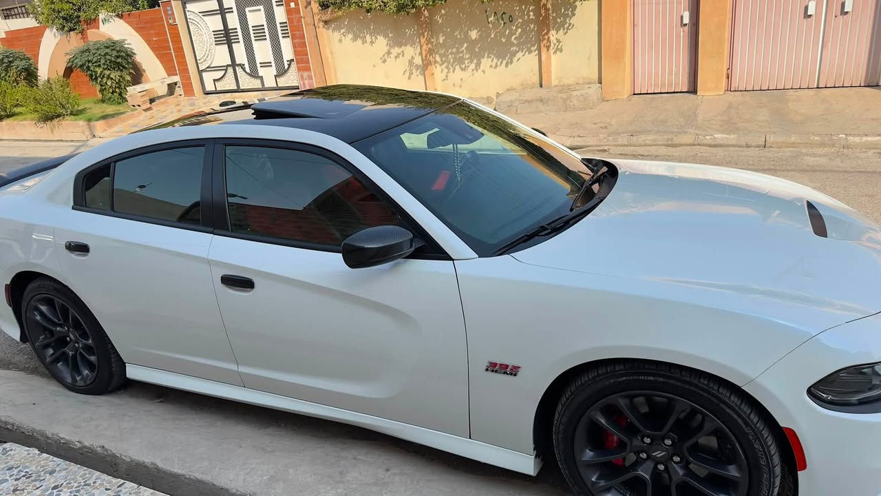 جارجر سكات باك خليجي هارلم 2021 مغلفةppf بالكامل محرك 6400 ماشية 35 الف كيلوا فقط داخل احمر رادار امامي جانبي كشن خزن فووووول اعلى فئة سعرها 340 ومجال مكانها الموصل رقمها اربيل ***********
