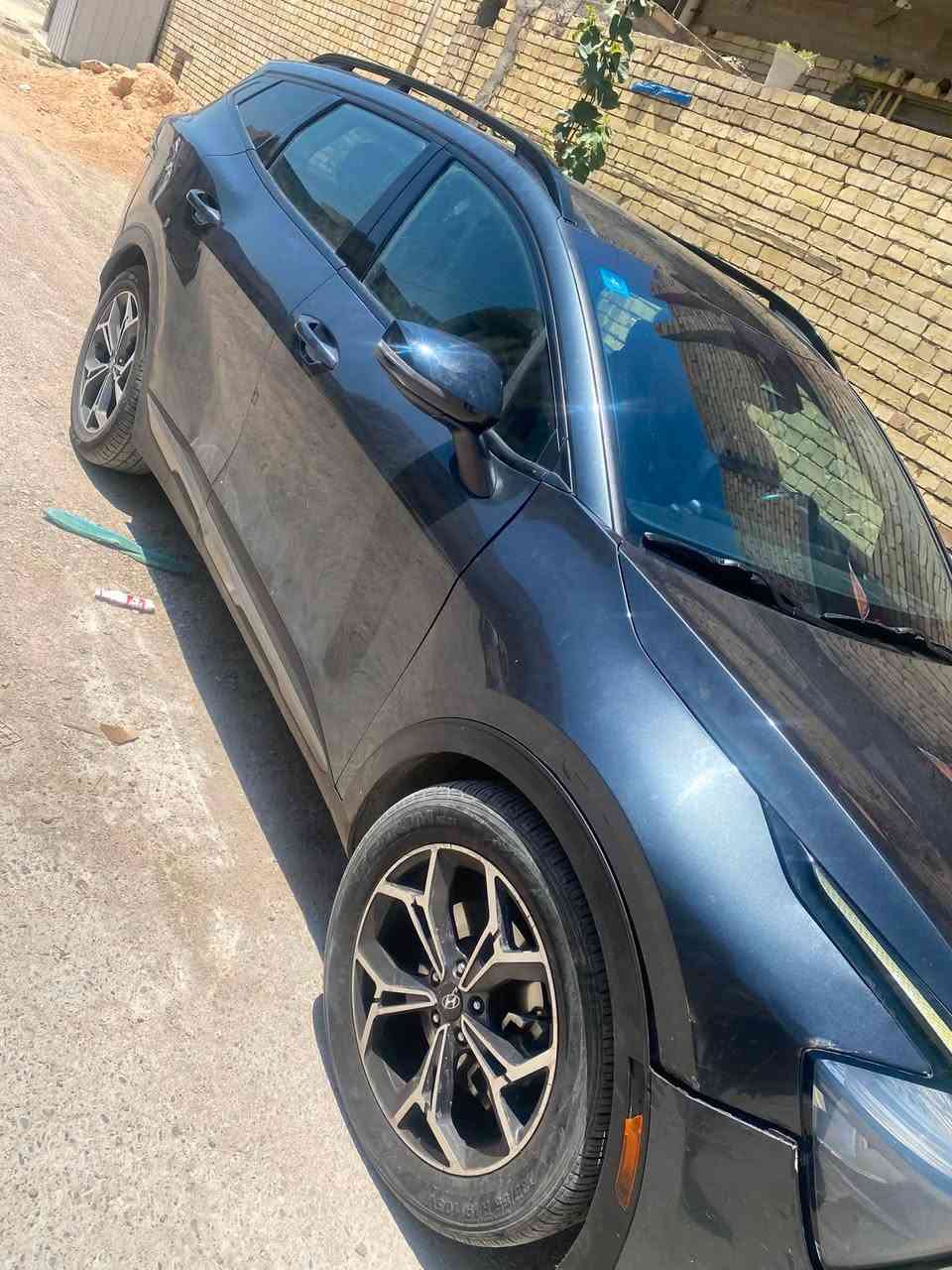 السلام عليكم  كيا سبورتج للبيع موديل 23 وارد أمريكي فول مواصفات حادثهه جاملغات امامي وخلفي موضح بالصوره السعر : 150 وبيه مجال  

‭***********‬
