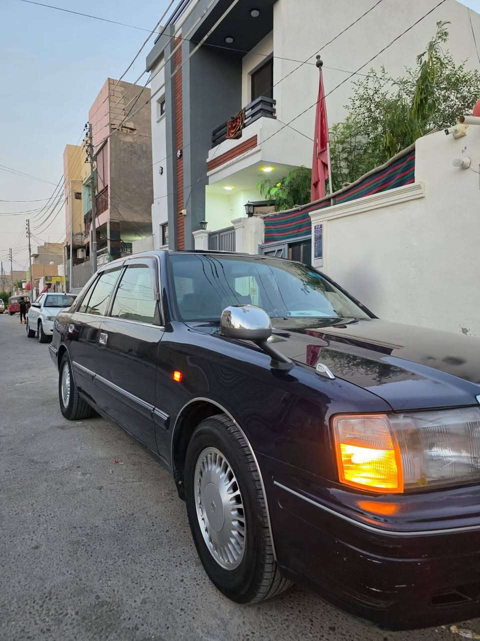 السلام عليكم سيارة راس الثور تكم موديل 2000
خمس دكم رقم نجف بأسمي 
محرك 3000
للبيع فقط السيارة كاملة واحد على واحد 
مانقصها شيء نضيفة جدا
بيها جراد بالقمارة والجاملخ الخلفي جراد بسيط ممكن بالبوليش يروح
 كلشي بيها بلاد ومكفوله كفاله عامة تبريد قطعتين 
كشنات كهربائي  السيارة
 الله شاهد تخبل ومانقصها شي تجي تشوفه نفس الي بالصورة   لمعرفت السعر اتصل ***********
مااتواجد على الفيس فقط اتصال

