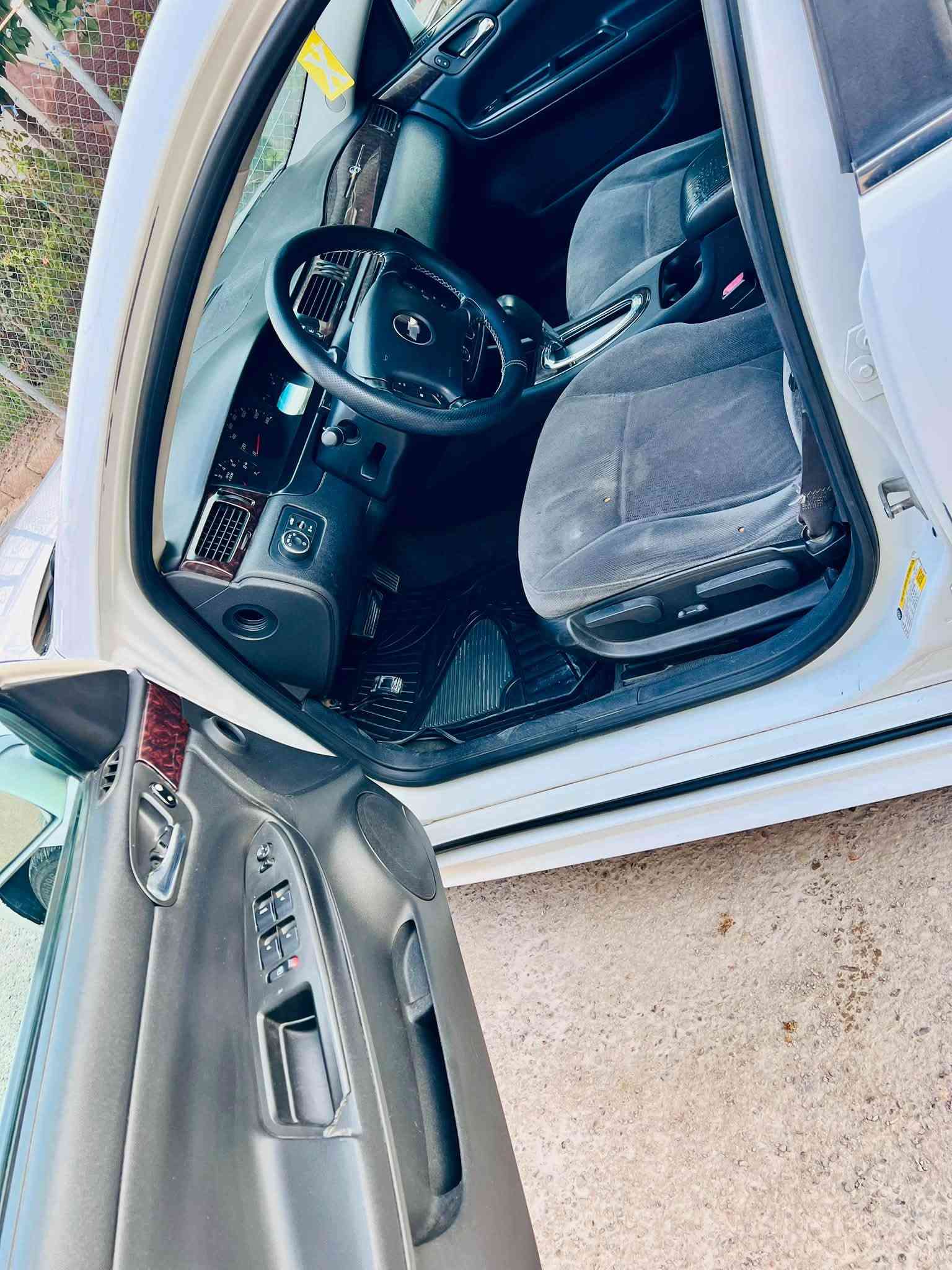 السلام عليكم
موديل 12 LT

رقم بغداد جديد مواصفات معروفه محرك 3600 مبدل بساتم اكاديا يعني بدون محسن تستقبل اي نوع بانزين بدون دونز

صدر جديد تخم تايرات جدد تبريد ثلج ضرر جاملغ صفحة سايق مبدل بلادي عارضها : 98 $ / مكانها ديالى الخالص  اي تفاصيل اخرى اتصل

***********

