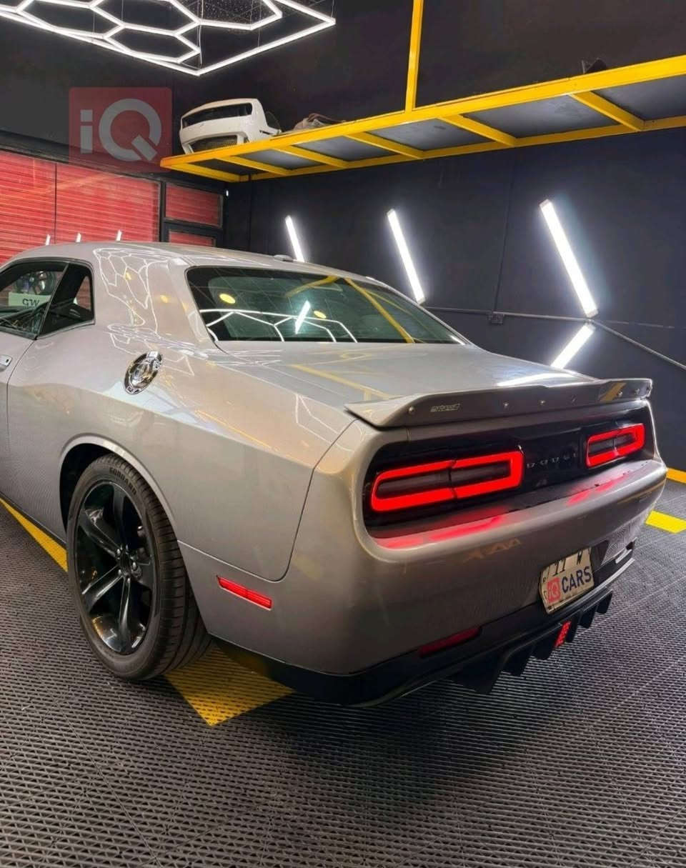 دودج تشالنجر R/T موديل 2018 (للبيع) 🏁
المحرك: 8 سلندر 5.7L HEMI
​الممشى: 58 ألف ميل
​اللون: سلفر
​الرقم : بغداد خصوصي 
​: السنوية باسمي وجاهزة للتحويل مباشرة، هزة جديدة ومابيها أي نقص بالمرور  
​المواصفات:
​فتحة سقف + بصمة تشغيل ودخول ذكي
​تشغيل عن بعد + شاشة كبيرة وأبل كاربلاي
​كاميرا خلفية + مصابيح زينون وليد + مثبت سرعة
المكان: النجف الاشرف 
​السعر: 140 ورقة ($14,000) 
​📌 باقي التفاصيل، تقرير السونار، والصور متوفرة عبر التواصل:
📱 *********** (اتصال أو واتساب)
