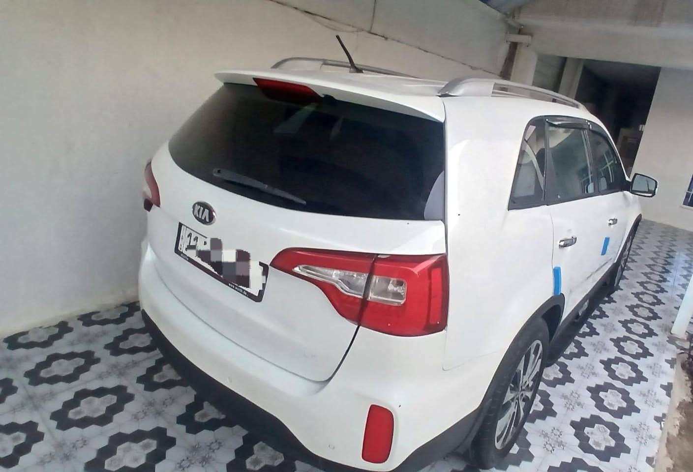 السلام عليكم
🛑 السعر 129 🛑 📞 ***********

🚘 سورينتو خليجي بنظافة الزيرو، رقم بغداد بسمي، تحويل أي مكان، رقم دولي جديد، سنوية مجددة، فل مواصفات عدا الفتحة، 7 راكب.

بصمة، حساسات أمامية وخلفية، كاميرا، كراسي كهرباء، 4 سلندر، دوش 3 قطع، تبريد وتحكمات ستيرن، داخل جلد، يدات ضوئية، دوسات ليزرية، LED أمامي وخلفي، ويل كروم، مرايات جانبية شفط، تخم تاير كوري، إنارة داخلية، تبريد كراسي، بيانو ثلج ❄️

كير ومكينة وصدر شركة. السيارة بيها جاملغ خلفي جهة اليمين.

📍 المكان: بغداد
