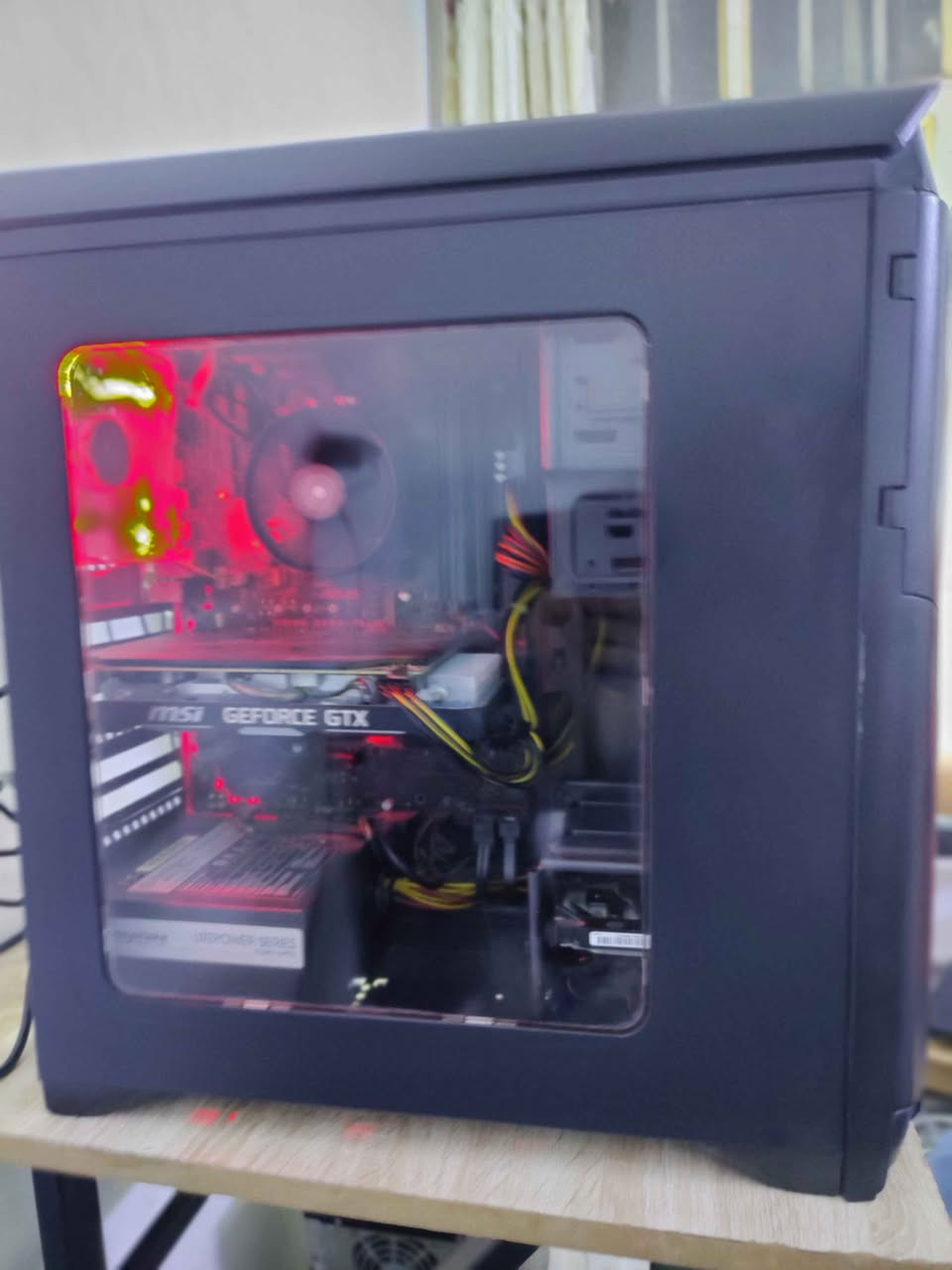 اخوان المواصفات كالتالي :
ryzen 7 2700x 
ASUS Prime b350 plus 
MSI GTX 1660 SUPER  VENTUS OC لوك ستيكر 
ram 16gb ddr4 
ssd 256gb
 hdd 1tb
psu Thermaltake 650w 
case Thermaltake

مكاني بغداد الدورة 
رقمي *********** اتصال
 واتساب ***********
السعر 650 وبيها مجال بسيط للشراي 
الكمبيتور جدا نظيف ومكفول
ياتي مع كيبورد وماوس فقط بغداد, العراق
