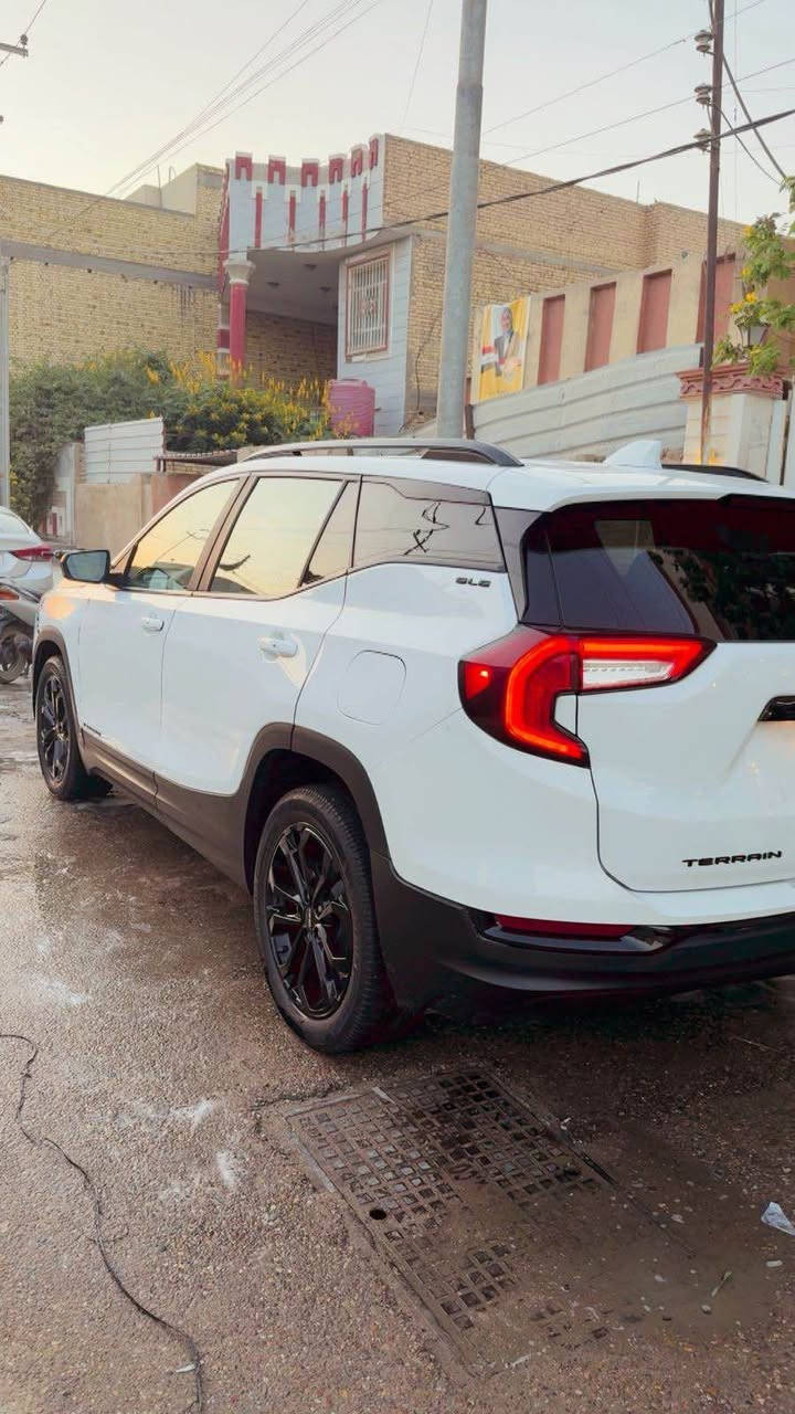 سلام عليكم GMC تيران 2023 فحص مؤقت سياره جديده ماشيه 70gالف الضربه موجود بل منشور سعر 140$وبيه مجال عنوان ناصريه مركز الاستفسار *********** ناصرية, ذي قار
