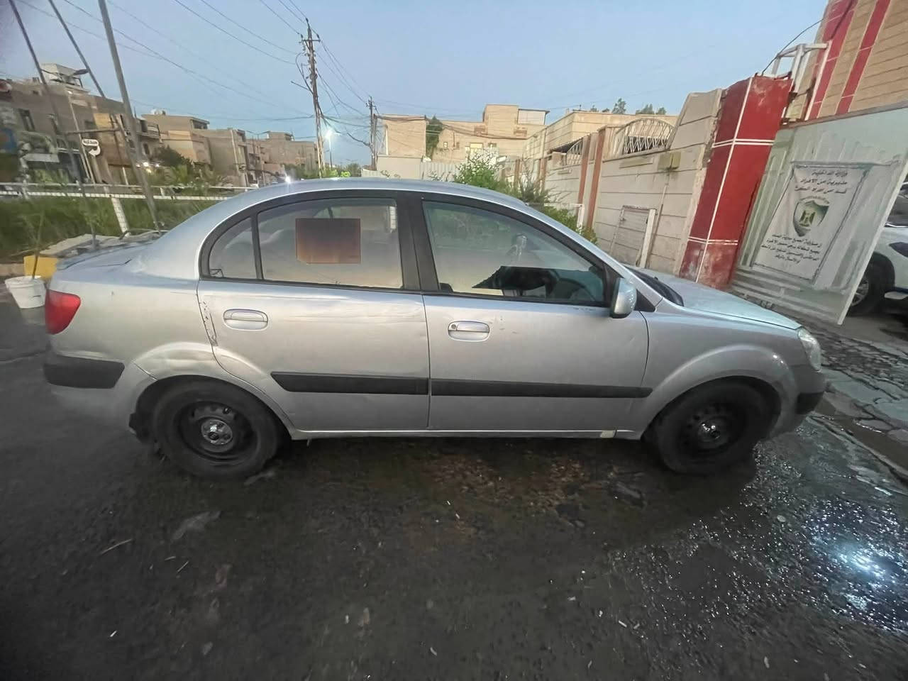 السلام عليكم كيا ريو موديل 2006 سيارة ابلادية عدة باب العبري امبدل الباقي كفالة سيارة ب اسمي وعنواني الغزالية السعر 65 وبيها مجال ***********
