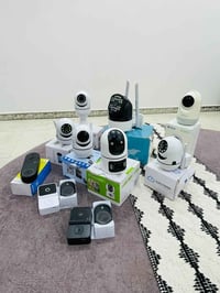 اخوان مجموعة كامرات داخليه وخارجيه + جرسات سمارت واسعارهن طيبه للاستفس...
