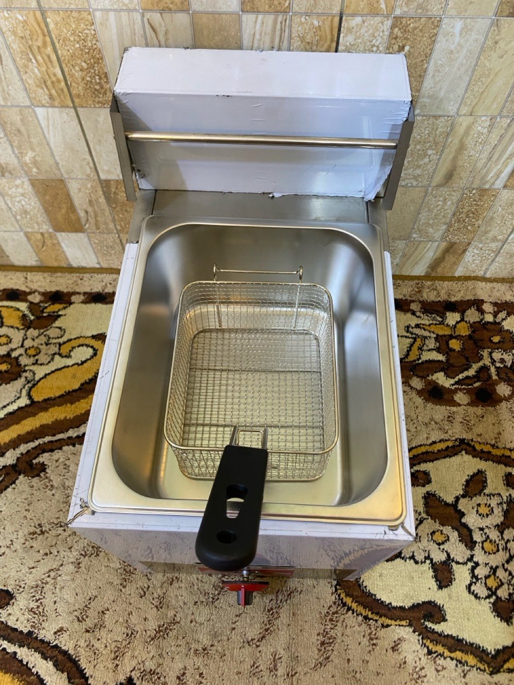 قلاية غاز جديده غير مستخدمه للتواصل ***********