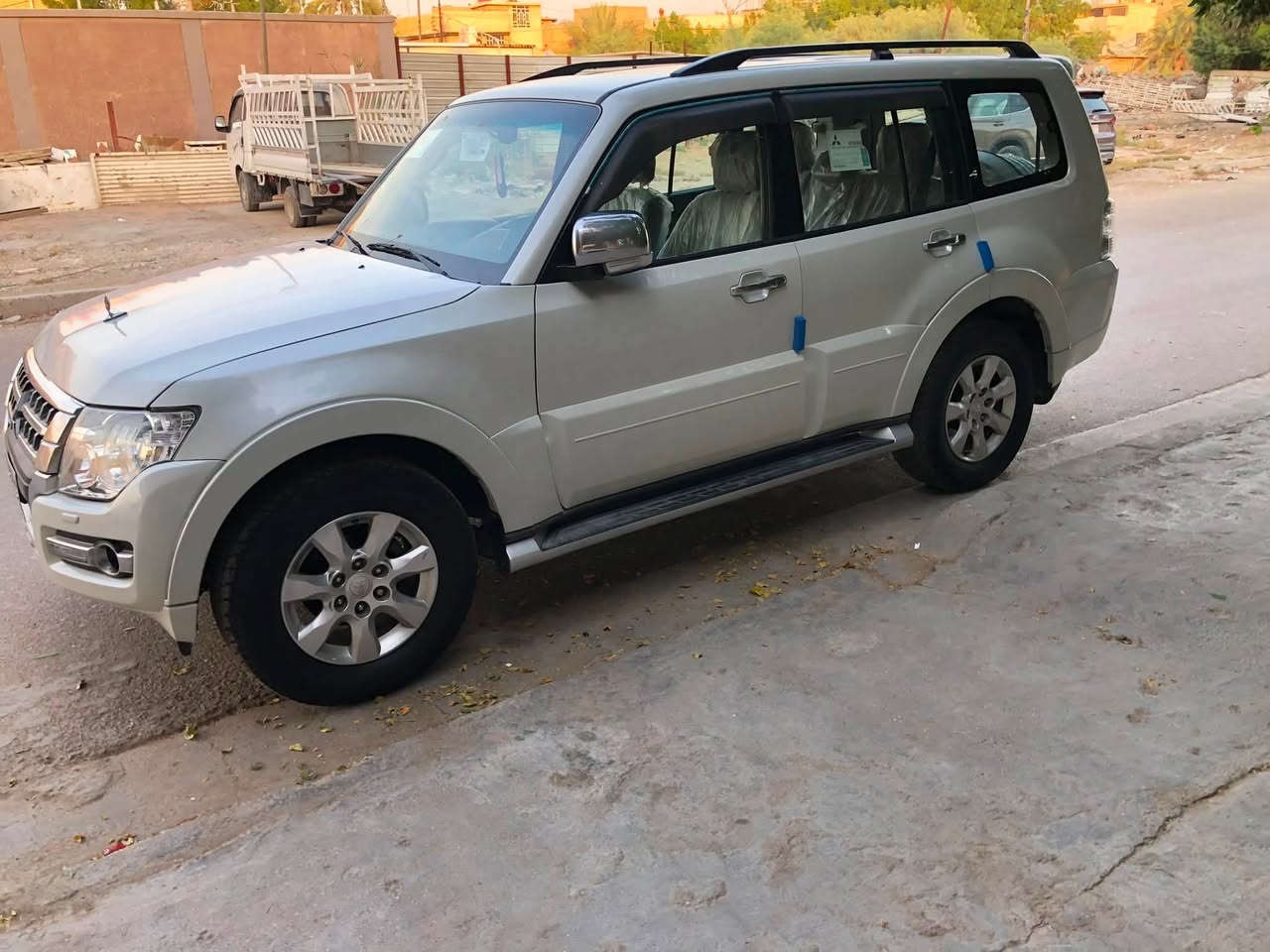 سلام عليكم باجيرو مديل 2010 حبتورفول مواصفات حجم المحرم 3500 مواصفات السيارة فورويل نضام دفلوك كشنات كهرباية اشارة بل مري شفط تحكم ستيرن فتحة تبريد ثلاث قطع حساسات خلفية زاد ثلاجه السيارة قطعتين صبغ بدون دواخل جاملغ خلفي زاد البنيد رقم بغداد (السعر 133 وبيهة مجال)العنوان بغداد الشعلة التصال***********
