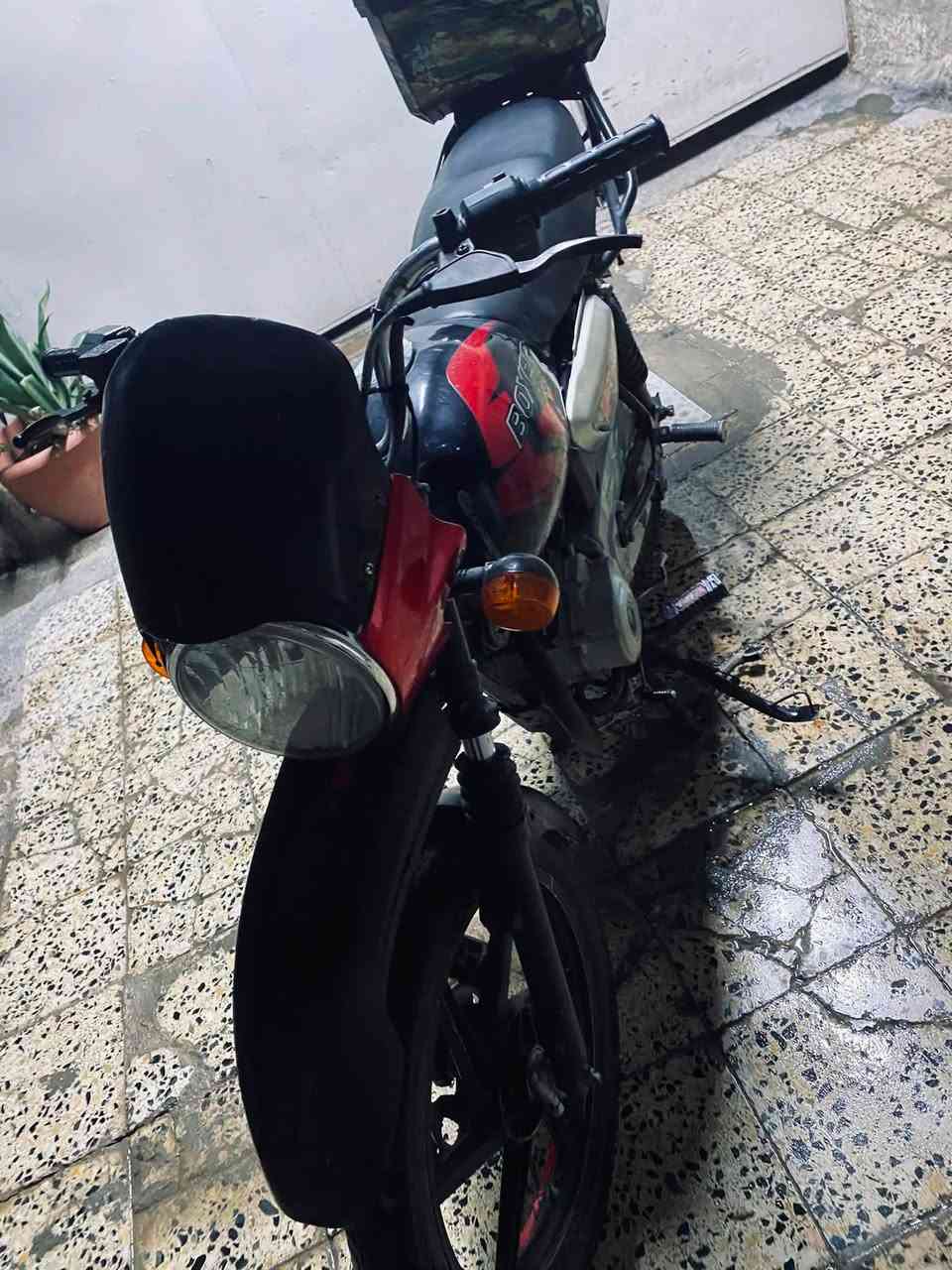 سلام عليكم دراجه بوكسر موديل ٢٠٢٢ بدون اوراق تأخذها من باب بيت مكاني بغداد غزاليه سعر ٧٥٠ 
***********
