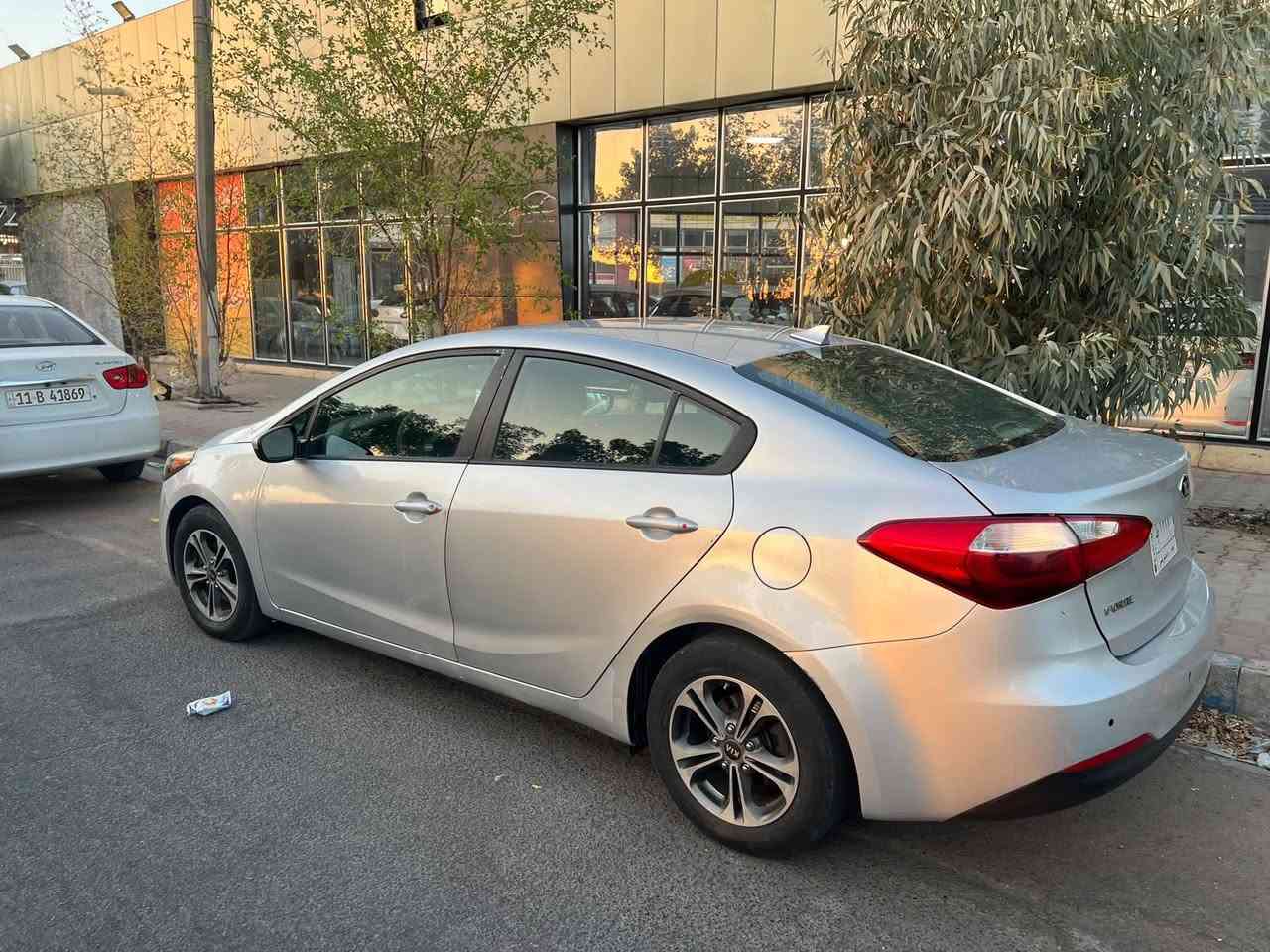 كيا فورتي 2016
ماشية 90 
بيها فقط بنيد مبدل 
وبارد بل جاملغ الخلفي 
كير مكينه مكفول 
تبريد كهربائيات جاهزة 
رقم بغداد 
عارضها ب 110 وبيها مجال 

***********
الغزالية
