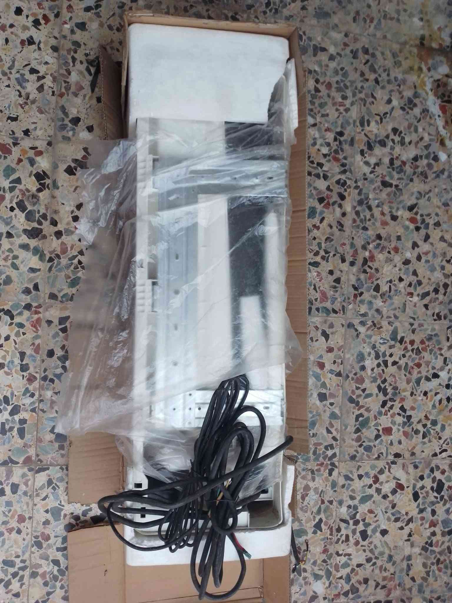 سلام عليكم داخليه موديل قديم كلش ماركه سبيد ماكس بعدهي بل كارتون مامشتمه الهوه 
مكفوله من كل شي معه كامل ملحقاته حماله وايرات ريمونت باتريات ليبل عجين جام 
كل ملحقات الشركة سعر 120قفل
مكانه مدينة الصدر ***********
