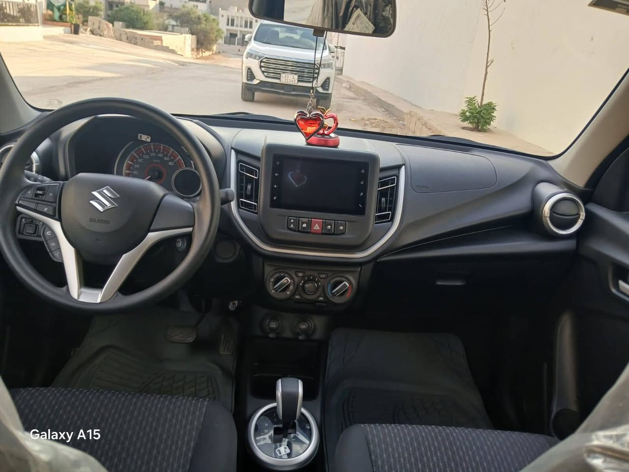 <<  سازوكي >> SUZUKI ياباني شكل جديد. 
- سعر السيارة (( ٨٧ )) ورقة فقط...وبي مجال.
-أتصال علرقم *********** أسيا
واتساب ***********
-موديل السيارة[[ ٢٠٢٣ ]] ...سيارة سحب شركة/زيرو/ كلين تايتل مواصفات خليجي بدون صبغ وبدون تعديل بارد ماشية فقط (( ١٣ )) ثلاثة عشرا الف كيلومتر حقيقي فقط يعني بعدها زيرو والسيارة مرقمة شمالي (( رقم سليمانية دولي )) حرة بإسمنا والسنوية جديد وشرط التحويل. 
-لون السيارة مميز (( سلفر )).
- مواصفات السيارة خذمات خليجي داخل سيارة مطعم رصاصي وأسود وبرونزي... كير اوتوماتيك..مكينة ياباني علبلاد أقتصادي..تدفئة..تبريد ثلج..شاشة اندرويد بلادي مواصفات خاصة..تحكمات أستيرين كاملة المواصفات..بلوثوث..جامات كهرباء..مانع تزحلق..اي بي أس..كاميرا بلاد..حساسات خلفية بلادي..ستوب لايت..بلاجكتور..مرايات كهرباء..أشاير بجاملخ..أسبير جوكر علشركة...ويل كروم أسود بلاد شركة حجم اطارات ١٥ جديد..سويج جداحة عدد×٢ قفل مركزي نظام سنتر لوك..أطفاء ذاتي عند توقف سيارة/مواصفات رادار..مانع ضباب..نظام أيرباكات علبلاد...يو بي أس...غراض بلاد شركة بعدها بيه... لاواصق ولايلون ولزكات شركة بعدها بية.
-مكان سيارة كركوك. كركوك, العراق

نص مكتوب في الصور:
- Galaxy A15