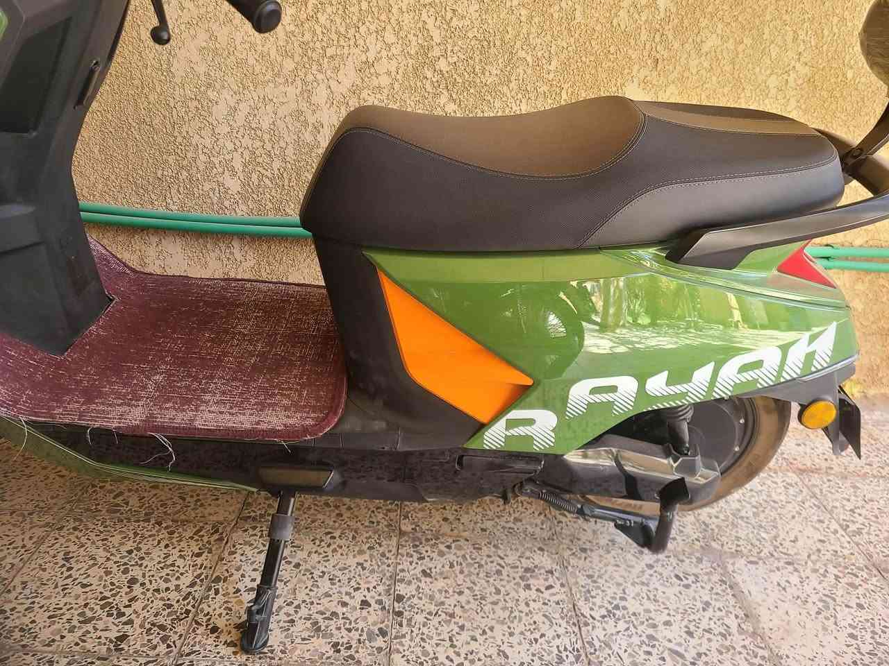سلام عليكم دراجه شحن ريان لمخلب موديل ٢٠٢٦فول مواصفات دراجه حيل نضيف صارله شهرين استخدام شخصي هيه احدث شي بل ريان اخذته مليون وميه ورايده ٩٥٠الهاتف ***********
