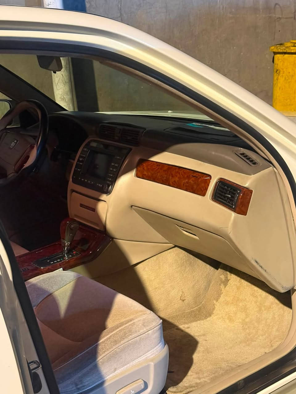 سلام عليكم ملكه للبيع تسجيل جديد قرار 102 مديل 2003كرستال اصل ٣دكم مكان بصره قبله اتصال ***********
