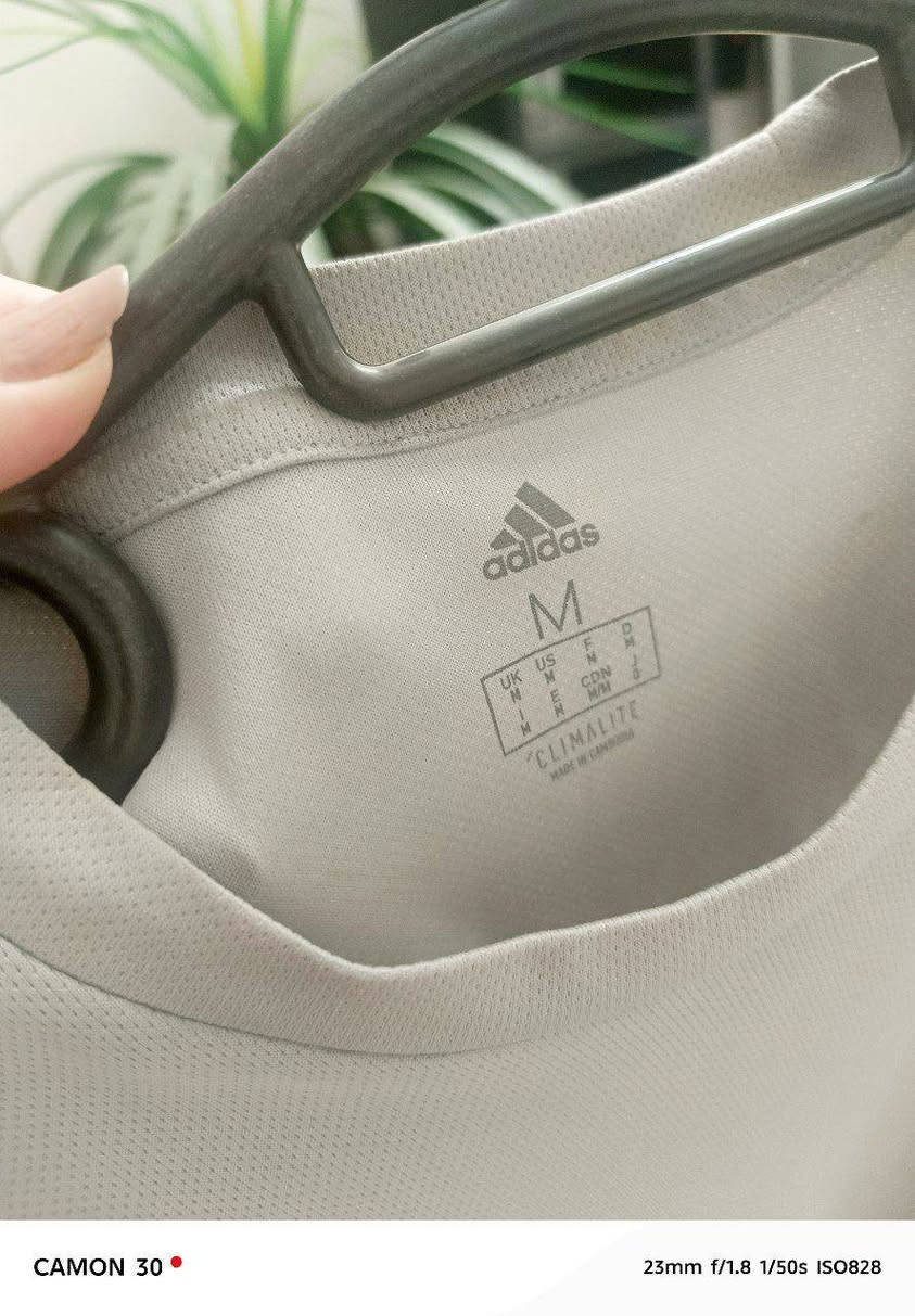قميص ماخوذ من لاعب قوقيه من اديداس ضمان الأصالة: القميص adidas أصلي، ومرفق صور الليبل والكود والباركود والتفاصيل للتأكد قبل الشراء.
adidas Original Core 18 Training Jersey
موديل: Core 18 Training Jersey
اللون: Stone / White – رصاصي وأبيض
المقاس: M
إصدار/إنتاج: 04/2019
عليه شعار نادي القوة الجوية
السعر 80 الف
رقم التواصل
***********
قميص ماخوذ من لاعب قوقيه من اديداس ضمان الأصالة: القميص adidas أصلي، ومرفق صور الليبل والكود والباركود والتفاصيل للتأكد قبل الشراء.

نص مكتوب في الصور:
- CAMON 30 23mm f/1.8 1/50s ISO828