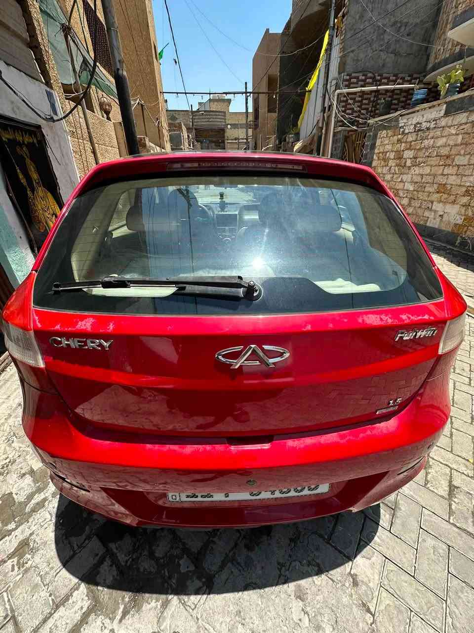 گير عادي .
الممشى 150 ألف كم . 
 الإطارات امامية وخلفية جديدة . 
البطارية جديدة . 
 بيهة جراد بل البنيد .  
 المحرك بيه تبخير وتنقيص . 
منظومة التبريد جديدة والتبريد ممتاز . 
السيارة مسجلة باسمي والتحويل ثاني يوم .
العنوان: بغداد – مدينة الصدر .
السعر 30 وبيهةة مجال حك الجية .
للاستفسار ***********
