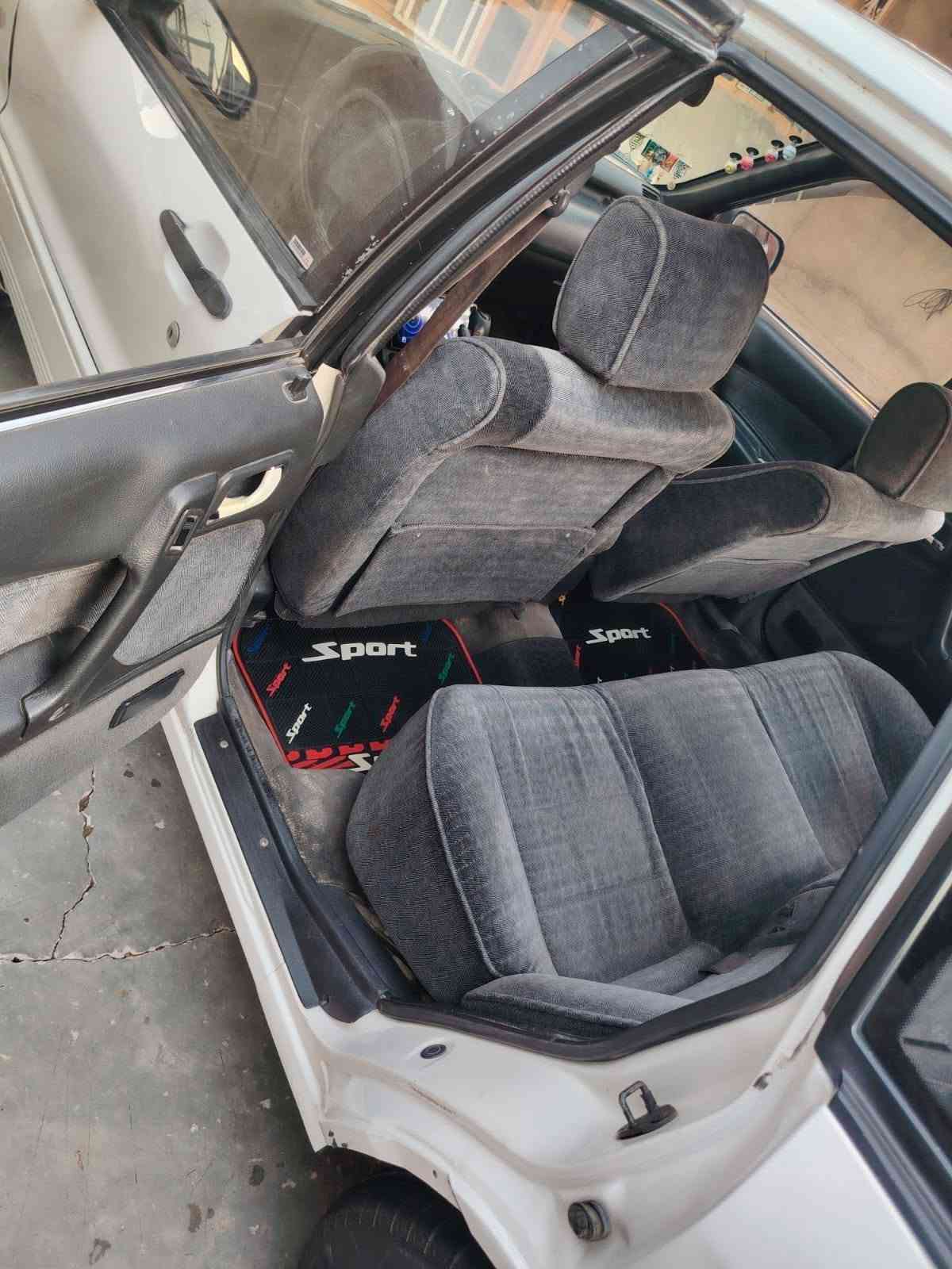 السلام عليكم ميتسوبيشي للبيع موديل 91 بغداد عزه جديده سنويه جديده ماكينه لا تنقيص ولا تبخير صدر جديد صبغ بها قطعه واحده  چملغ صفحته السكن السعر 44 بها مجال للشراي استفسار اكثر على هذا الرقم***********
