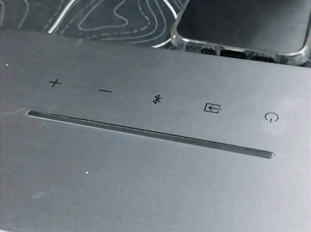 السلام عليكم 
ساوند بار TCL 
100W
جهاز صوته كلش حلو 
بلوتوث نضام صوت دولبي اتموس 
يربط ع بلازمه 
جهاز للبيع 
مكاني الغزاليه 
سعر 99 بي مجال بسيط