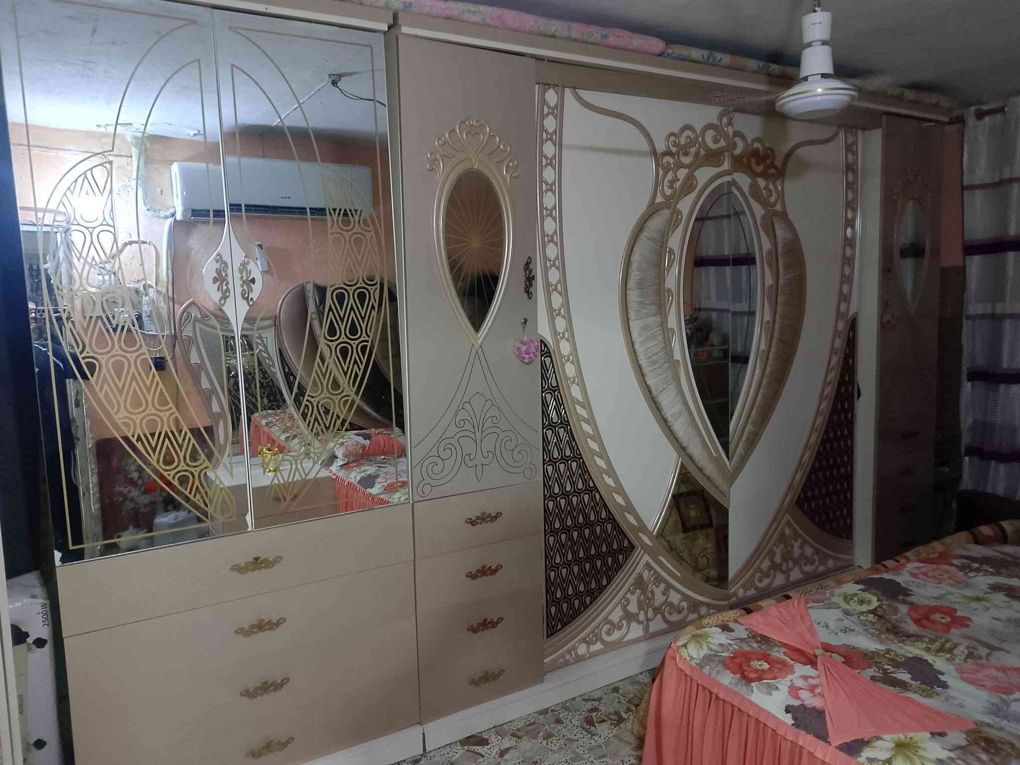 السلام عليكم غرفه نوم للبيع النظافة 95بل 100السعر600وبي مجال الكمان الديوانيه الستفسار خاص لو على هاذه الرقم  ‏‪***********‬‏
