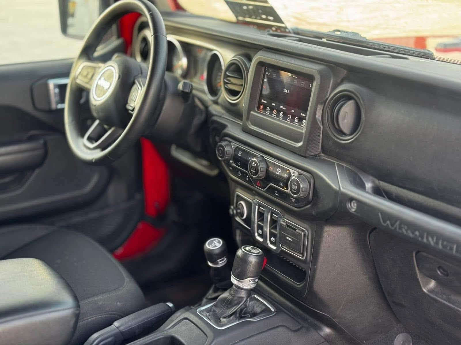 للبيع او مراوس 
Jeep Wrangler 2023 Sport
جيب رانكلر 2023 سبورت
4 سلندر تيربو 

فول فول مواصفات/  سبورت
 جام كهرباء اوتو
 شاشة - كامرة
 قطعتين تبريد
هيتر بالمري

ماشيه 14 الف ميل 
تك باب كشف 
تم تخفيض السعر
السعر 185$ بدون رقم

مرقم باسمك 200$

بيها صبغ ع كد شبر بطرف البنيد موضح بالصور !

للاستفسار خاص او واتس او اتصل
***********

