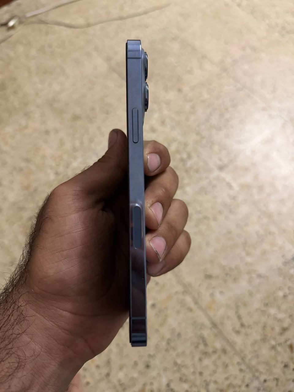 iPhone 13 Pro Max 256
جديد استخدام قليل الشاصي نضيف بدون اي تبديل مكفول بطاريه 95 مكاني بغداد جسرديالى القديم رقم للتواصل 
*********** السعر 700 وبي مجال ملحقات شاحنة فقط

نص مكتوب في الصور:
- ٩:٣١
- حول
- الاسم
- < iPhone
- إصدار iOS
- < 27.0
- اسم الطراز
- iPhone 13 Pro Max
- رقم الطراز
- MLKV3LL/A
- الرقم التسلسلي
- RX3P7YYVVN
- الأغاني
- .
- الفيديوهات
- الصور
- السعة
- ٢٥٦ غ.ب.
- متوفرة
- ٢٣٤,٨٧ غ.ب.
- عنوان Wi-Fi
- C0:2C:5C:78:50:E5
- Bluetooth
- C0:2C:5C:6A:9A:62
- البرنامج الثابت للمودم
- 7.00.01
- ١٠٠
- حالة البطارية والشحن
- كما هو الحال مع البطاريات القابلة لإعادة الشحن، بطارية الهاتف قابلة للاستهلاك وتصبح أقل فاعلية مع الوقت. معرفة المزيد...
- الحد الأقصى للقدرة
- ٩٥٪
- هذا قياس لقدرة البطارية مقارنة بقدرتها عندما كانت جديدة. قد تتسبب القدرة المنخفضة بتقليل ساعات الاستخدام بين عملية الشحن والأخرى.
- أقصى قدرة للأداء
- ستساعد الأنظمة المضمنة في النظام والمكونات في تخفيف آثار الأداء التي قد تلاحظها أثناء التقدم الكيميائي في عمر بطارية iPhone.
- شحن البطارية المحسن
- للحد من استنزاف عمر البطارية، يتعلم الـ iPhone من عادات الشحن اليومية، بحيث ينتظر ولا يتجاوز ٨٠٪ حتى يحين موعد حاجتك إلى استخدامه.