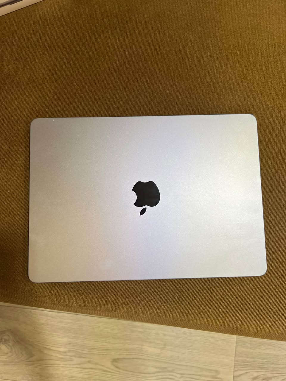  MacBook Air M2 للبيع

🔹 الموديل: MacBook Air M2 – A2681
🔹 الشاشة: 13.6 إنچ Liquid Retina
🔹 المعالج: Apple M2 – 8 Core CPU
🔹 كرت الشاشة: 8 Core GPU
🔹 الرام: 8GB Unified Memory
🔹 التخزين: 256GB SSD
🔹 الدقة: 2560 × 1664
🔹 Touch ID
🔹 كيبورد بإضاءة خلفية
🔹 MagSafe 3
🔹 2× Thunderbolt / USB 4
🔹 Wi-Fi 6 + Bluetooth 5.3
🔹 كاميرا FaceTime 1080p 

🔥 حالة الجهاز: فول نظافة
🔥 استخدام قليل جداً
🔥 فقط شخط واحد بسيط
🔋 صحة البطارية: 99%
🔄 عدد السايكلات: فقط 45 Cycle
سعر 900 الف 
للحجز التواصل على الرقم حصرا ***********

الجهاز مواصفاته ممتازة للدراسة، التصميم، البرمجة، Photoshop، Canva والمونتاج،
