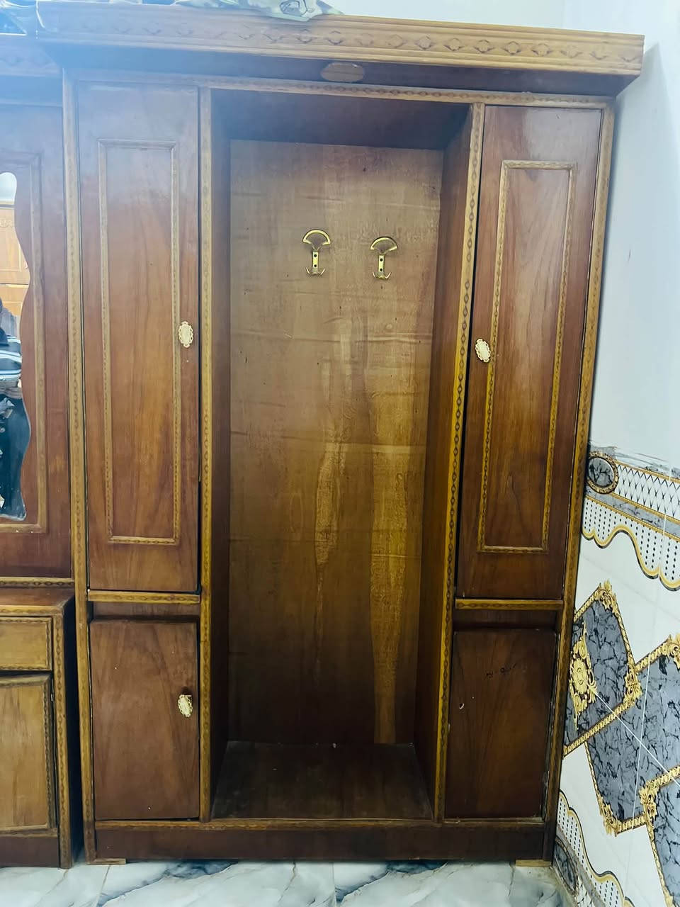 من رخصه الادمن للبيع غرفه خشاب
كامله ونضيفه وحلوه الاستفسار عل رقم 
***********
