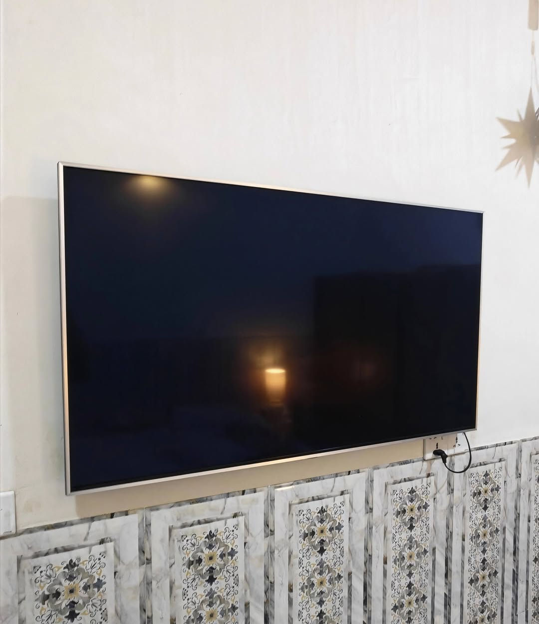السلام عليكم شاشة LG أصلية صناعة كوري موضح بالصور حجم 49 ريمونت ماوس نظيفة جدا 4k نظام العرض web-os الخاص بشركة LG السعر 450 المكان كربلاء حي العباس للتواصل ***********
