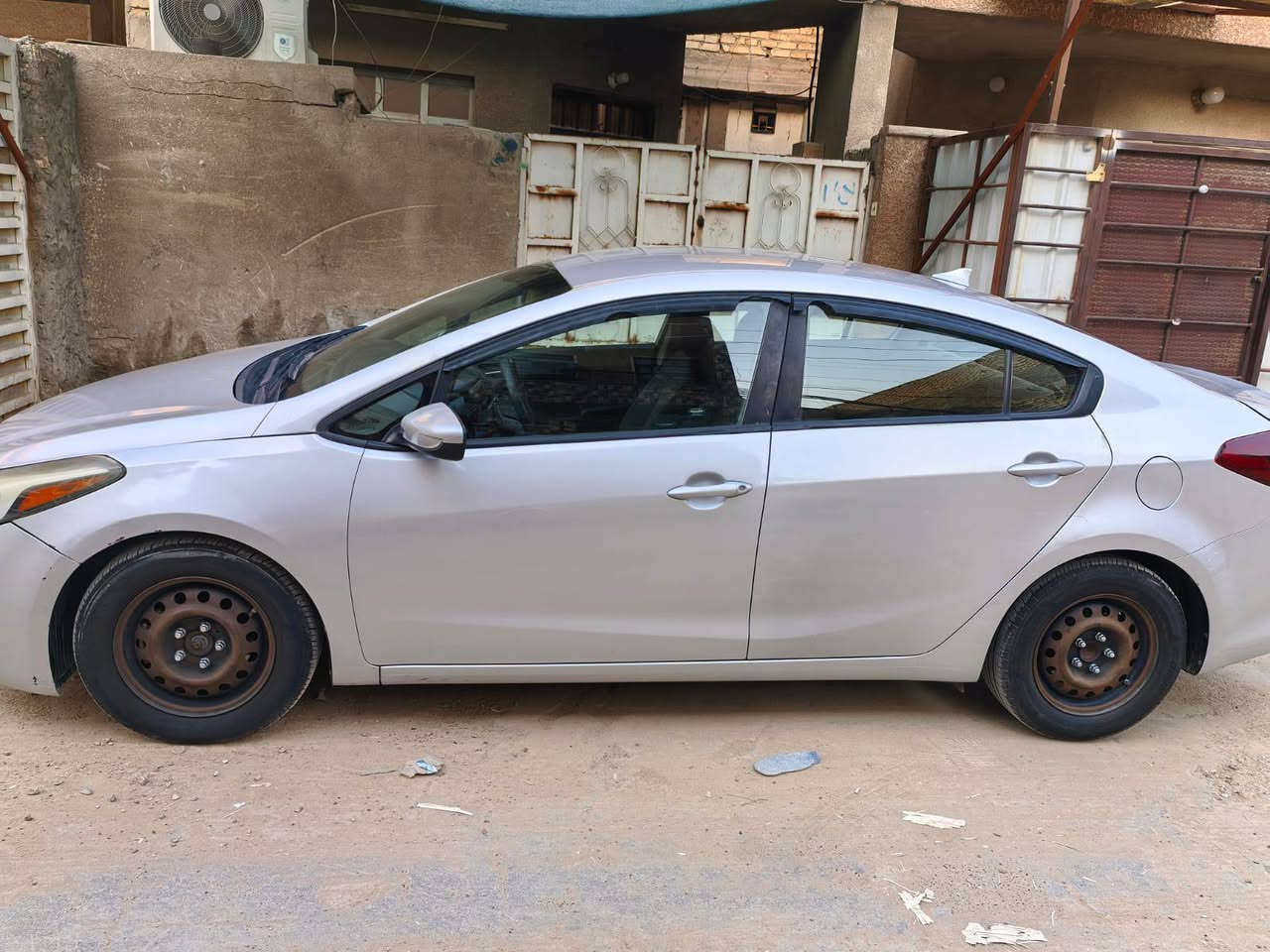 السلام عليكم
فورتي وارد أمريكي مواصفات الاعتياديه
موديل ٢٠١٧
الحادث بنيد و چاملغ ما واصل اللغد
مكان السياره بغداد الشعب
السعر ١٠٣ وبيهه مجال بسيط
***********
