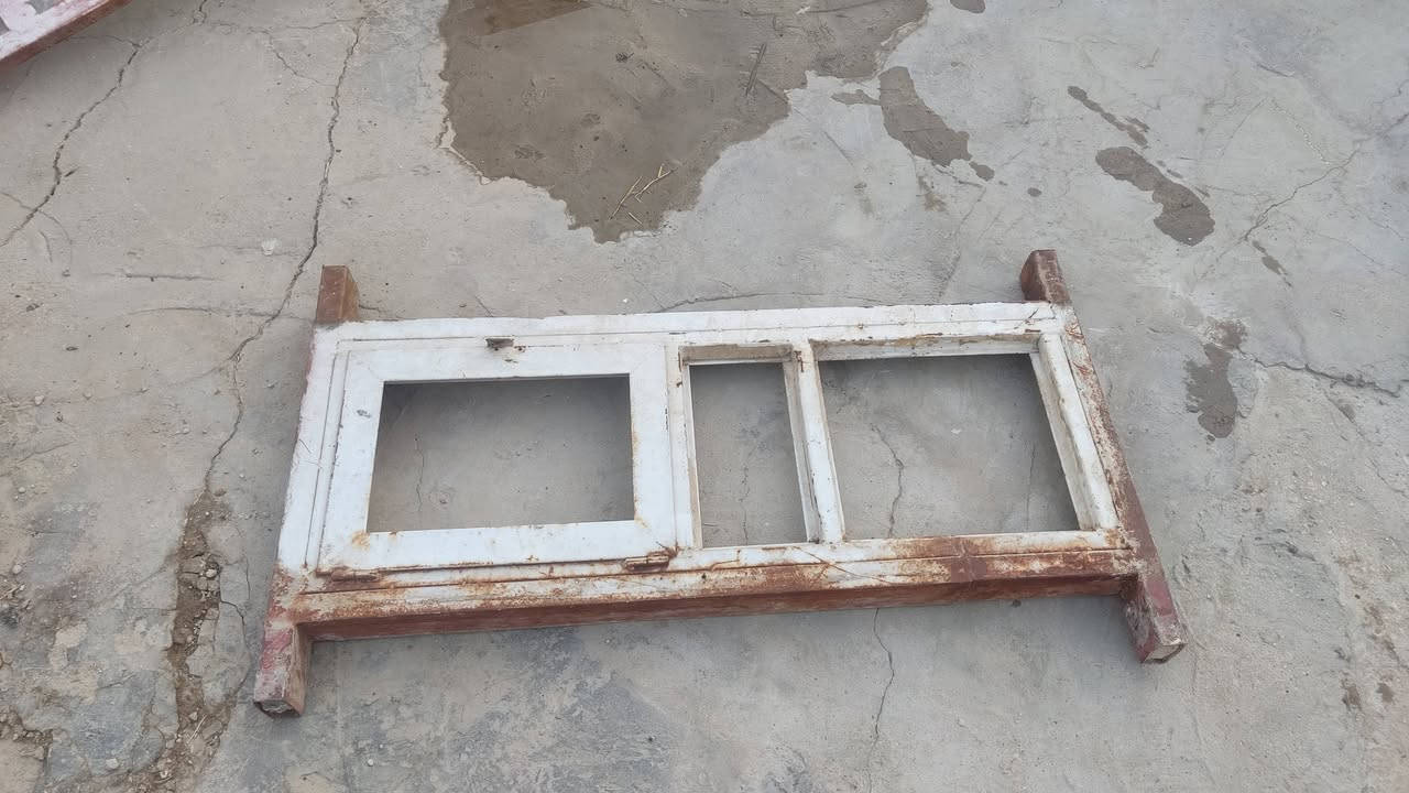 للييع  ابوب 2 وشبابك 2 قيم بل يرضى الله تسكلم درجه اولى يردلهن فقط صبغ
مكاني بابل حله قرب جامعه بابل ***********
