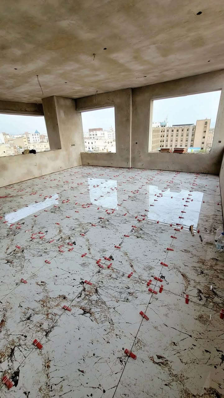 السلام عليكم خلفه سيراميك الهواشه البعيثه متفرغ حالياً لتغليف البورسلين والكاشي والكرانيت وكلشي يخص السيراميك وعمل رفوف حمامات عمل ليزر وصلايب باجمل صوره *********** واتساب
