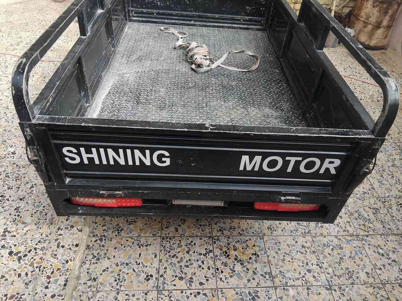 ***********
