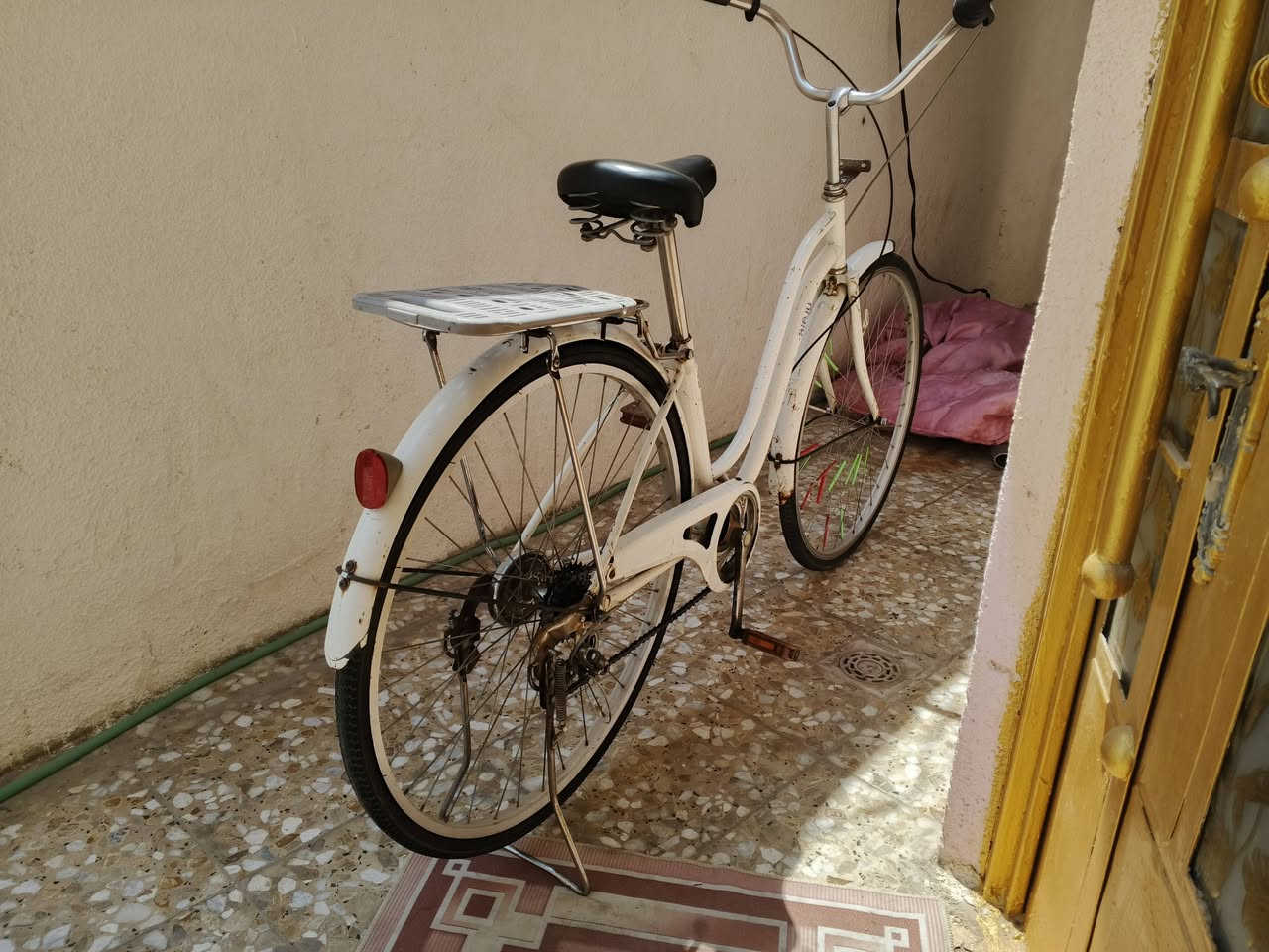 سلام عليكم 
بايسكل بناتي ياباني بلادي نظيف كامل ابو العقرب ونظيف 
طائرات جدد بريك عقرب جديد بلادي مو حلو نظيف 
مكان بغداد الشعب 
سعر 85 وبي مجال للشراي اتصل واتساب 
*********** اتصل واتساب
