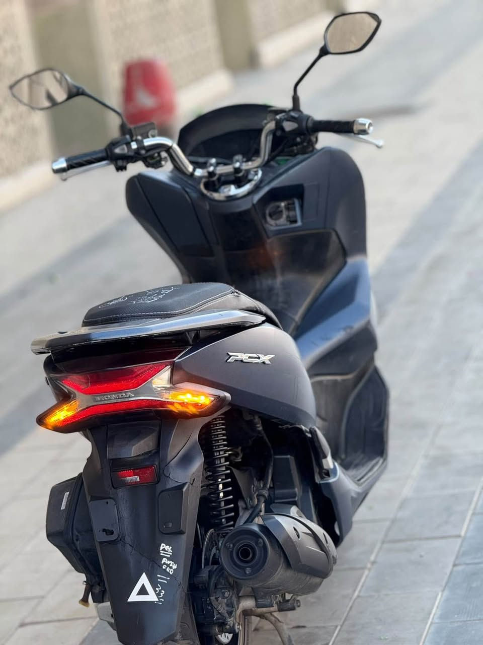 للبيع دراجه pcx  جيل ثالث بصمه الحديث  مكينه 150 حساس حرف A نوزل خطين ستان كهربائي ماشية18 الف زيرو الدراجه مال بيت حساس ازدحام دراجه جديده  حساس شلعه معدل خير من الله دراجه تتعب تكول جديده مال جناي  مكان بغداد الكرخ السعر مليون و900 وبيهه مجال والاستفسار *********** بغداد, العراق
