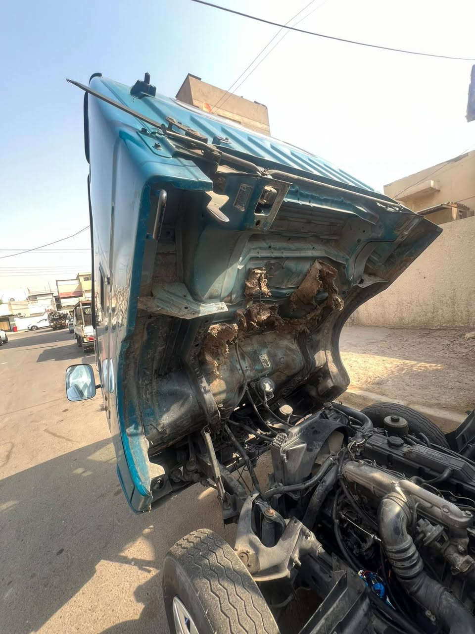كيا ام عيون • ٢٠٠١ • نظيفه