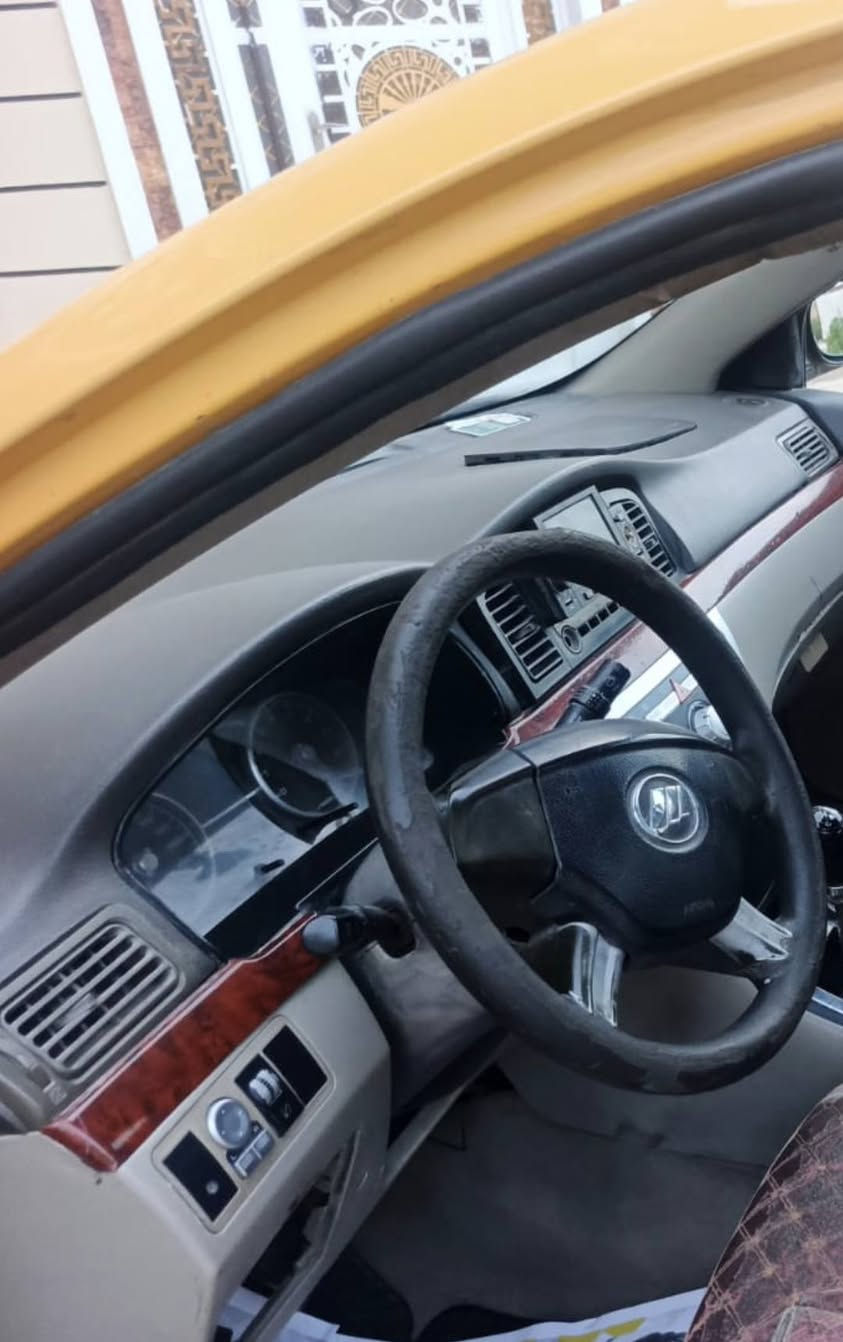 بدون صبغ • شرط شركة • ٢٠١١