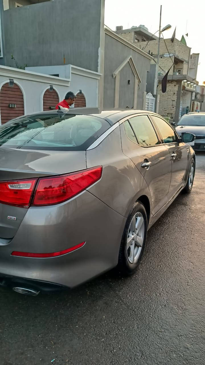كيا اوبتيما وارد امريكي موديل 2014محرك جي تي اي  2400 سياره اي نقص مابيه  تبريد ومحرك خيرمن الله تخم تايرودوشمه جديده السياره بسمي ورقم جديد العنوان بغداد الحريه دور نوب الضباط السعر 100وبيه مجال بسيط صاحب السياره هذا رقمه بي واتساب اوتصال ***********مكلف بلنشر
