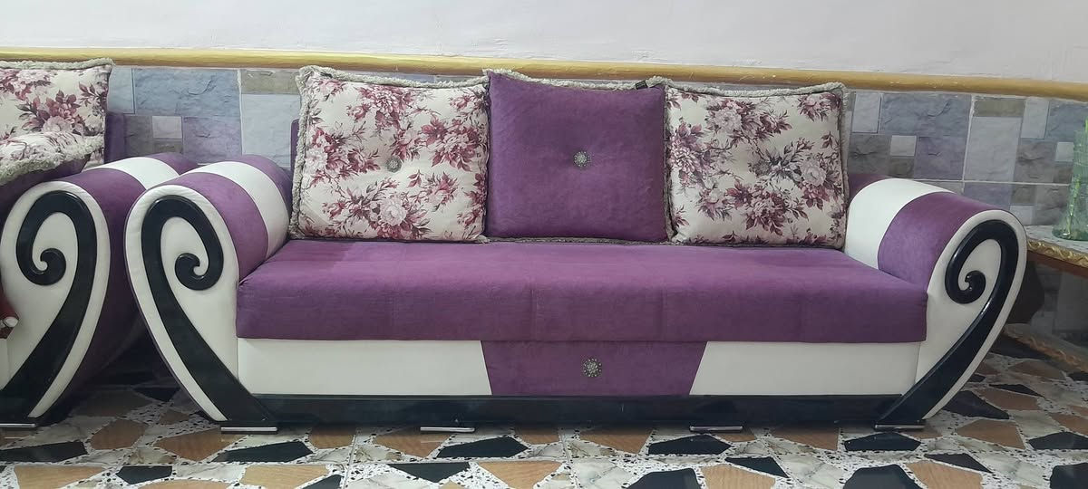 تخم كامل نضيف السعر  ٥٠٠ ألف
الشراي يتصل  ***********

