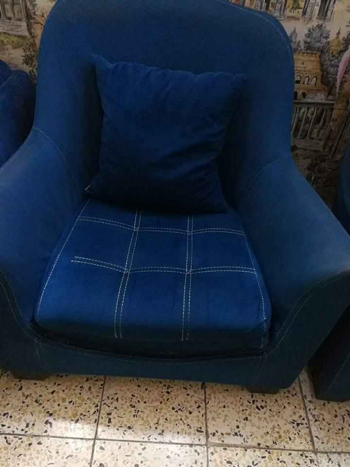 للبيع تخم تركي 10 مقاعد سرير ومخزن 250 وبي مجال عنوان بغداد شارع فلسطين ***********
