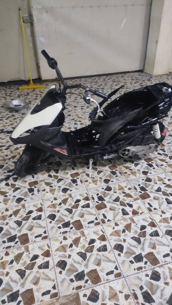 ماكس عدله للبيع بوشه 49 ما مفتوحه مكينه هستوه نزله لا تنقيص ولا تبخير ولا تنضيح  صابغ شاصي جديد حراري وييله جدد وتيارت جدد دبلات امامي جدد ماشه جديده صالنصه sc الاصليه مو ذاني الي بل سوگ لحيه جديده ،،،، السعر 350 وبيه مجال المكان حله رقمي***********
