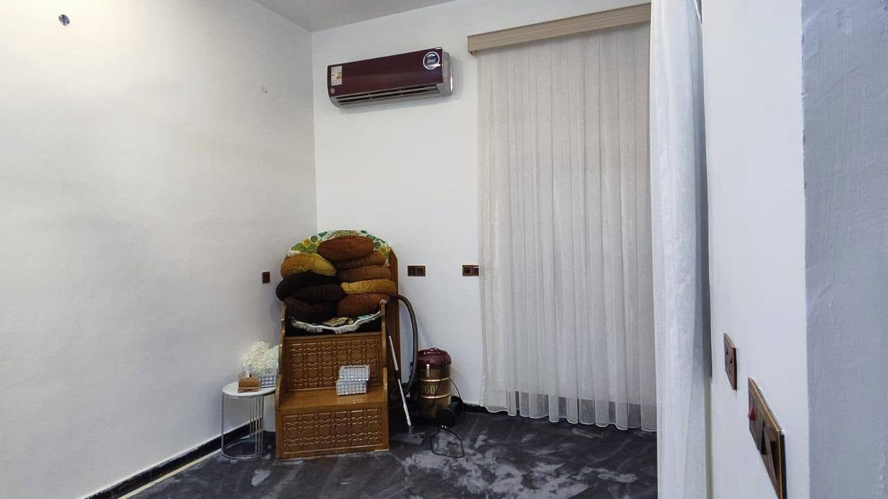 🏠 دار سكن للإيجار للايجار 

📍 أم الخيل الرابعة – قرب المركز الصحي

✨ بناء حديث – طابقين
📐 المساحة: 100 متر
🔹 غرف نوم: 2
🔹 صالات: 2
🔹 استقبال
🔹 مطبخ
🔹 مجمع صحي

📞 للاستفسار والتفاصيل: اتصل 
***********

