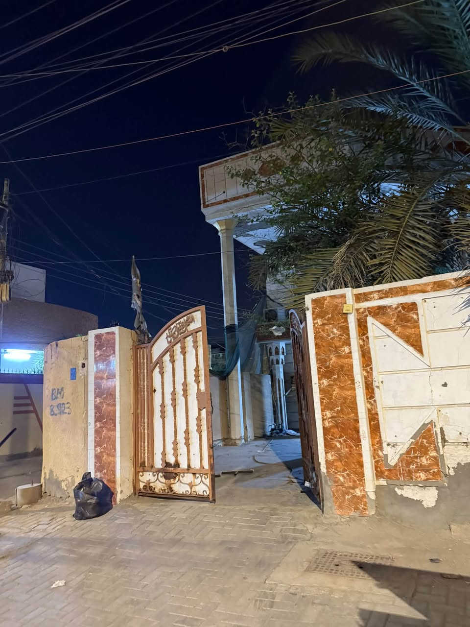 القبله حي الجامعة • ٣٠٠م • مقاطعة ٨١١/١١١٨