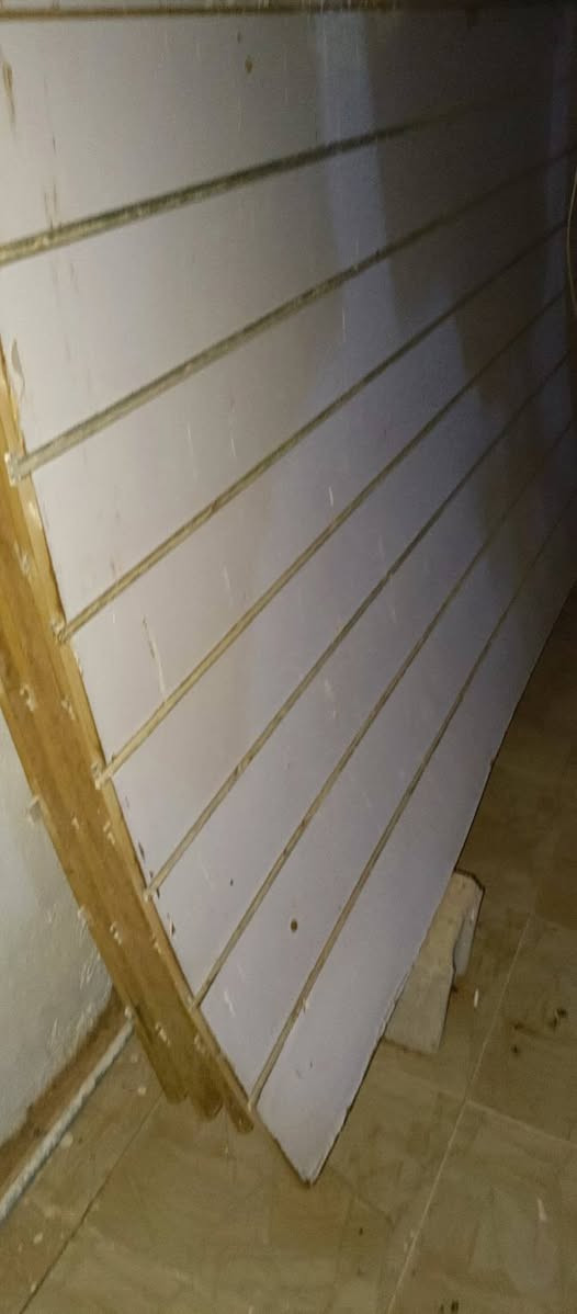 سلام عليكم للبيع معاكس مال محل مستخدم شيه قليل سعر تك 30 وبي مجال ***********
