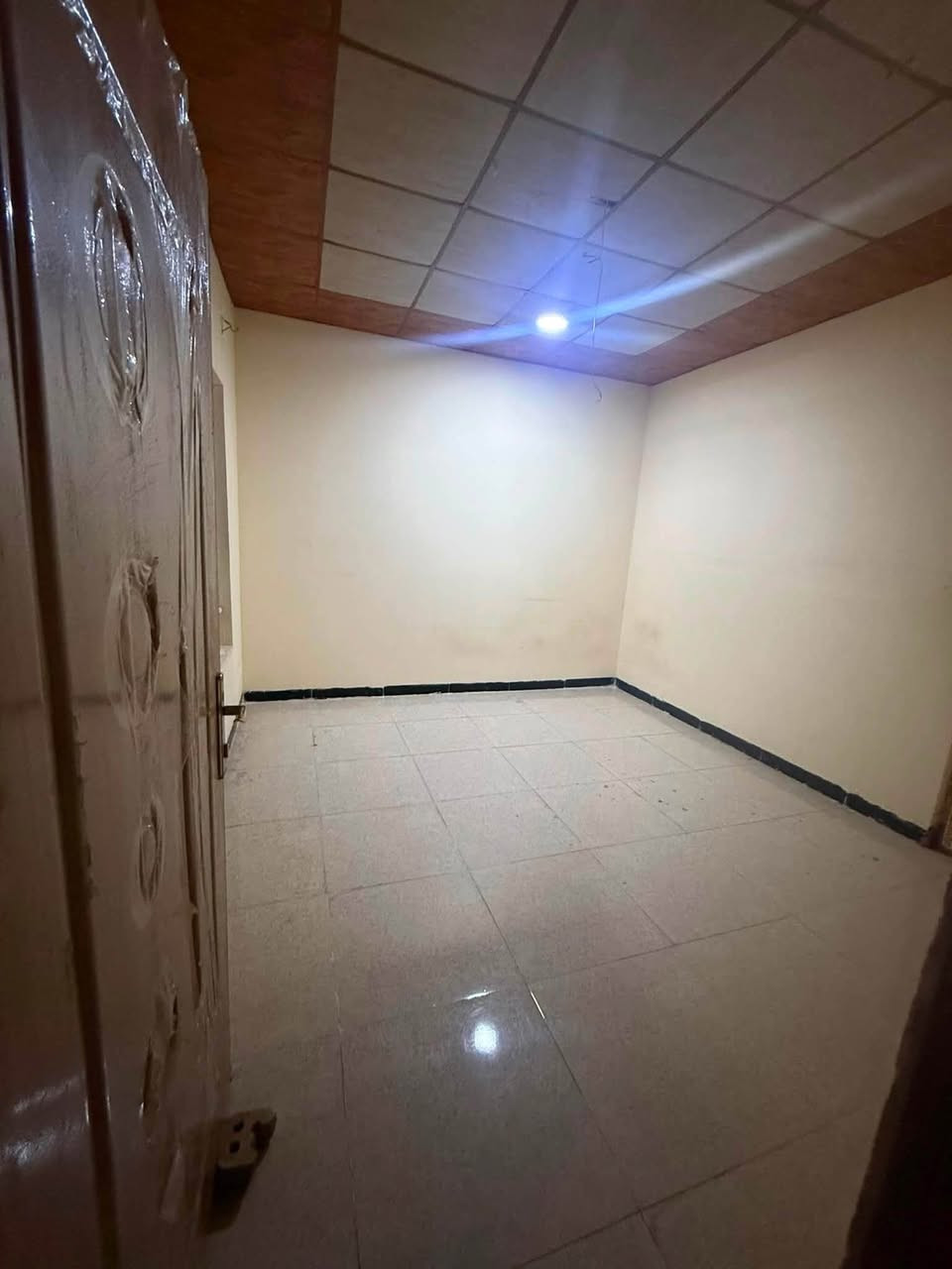 للايجار بيت 100 متر 3غرف نوم
صحيات ومطبخ واستقبال
الموقع تكريت القادسيه حي الشهداء خلف المستنصريه 
سعر الايجار 300 الف قفل
للاتصال ***********
