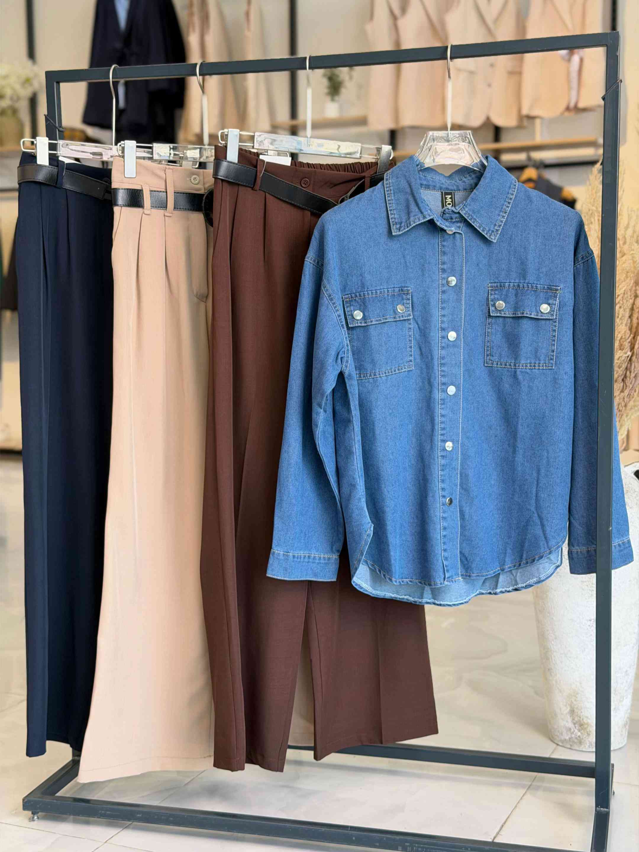🔥 تنسيقات تجمع الأناقة والتميز بكل تفاصيلها 😍 👖 الكيلوت القماش: 17,000 دينار 📏 القياسات: من 38 إلى 46 👔 قميص الجينز: 16,000 دينار 📏 القياسات: M - L - XL اختاري تنسيقتج المفضلة وخلي إطلالتج تحچي عنج ✨ #مجمع_كوين_فرع_الموصل 📩 راسلونا للطلب والاستفسار  العنوان : الموصل - حي النجار - مقابل تودي مون هاتف 📞 : *********** 🚚 خدمة توصيل متوفرة لكل العراق
