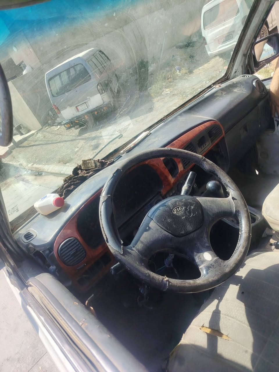 للبيع  موديل 2000 سنويه 2028 محرك بديت نفخ السياره مضروبه بجم ومامصلح زين  ابيع هاذ الموجود السعر 40 بيها مجال ***********.       ***********
