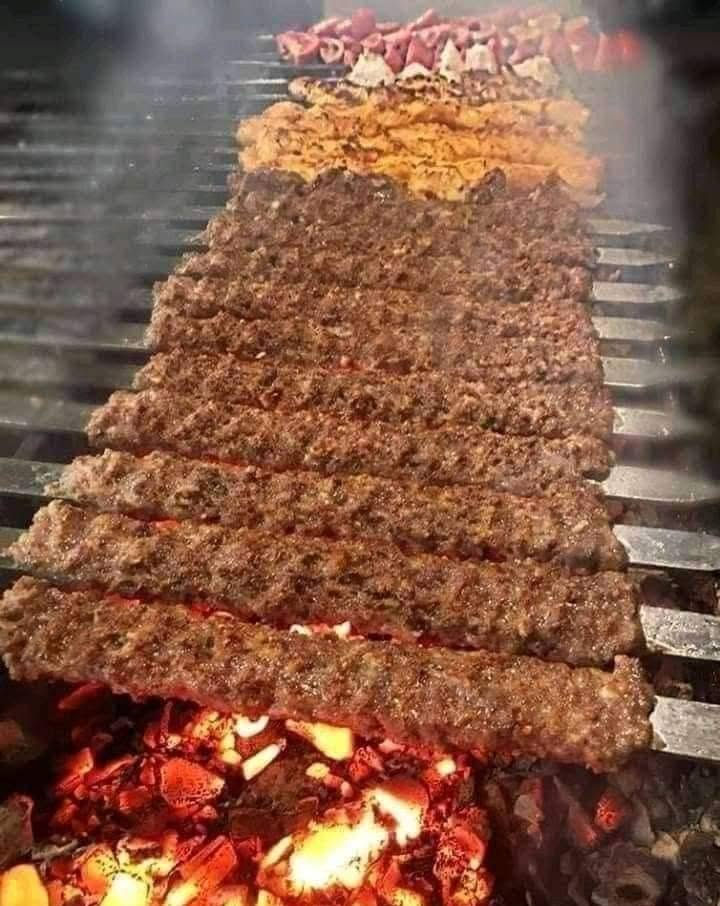 مطعم الكرم • كباب دجاج • كباب لحم